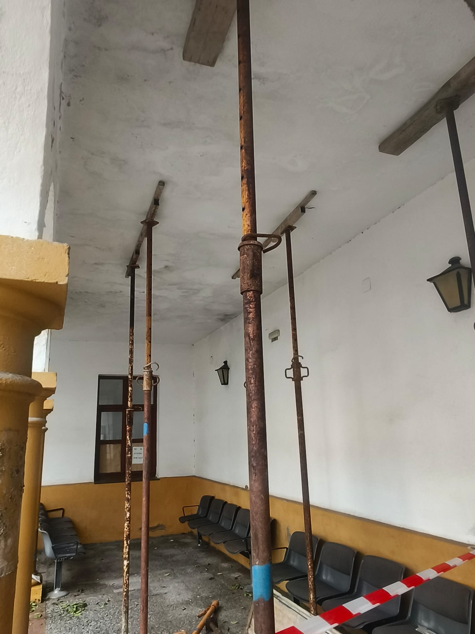 El penoso estado de los juzgados de Marzales llega a la Inspección de Trabajo. El penoso estado de los juzgados de Marzales llega a la Inspección de Trabajo.