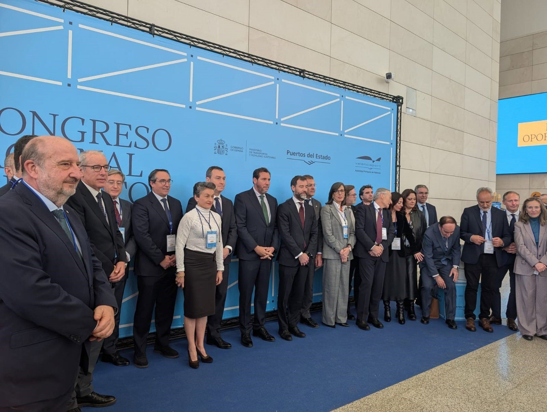 El ministro de Transportes y Movilidad Sostenible, Óscar Puente, en el primer Congreso Nacional Portuario celebrado en València - EUROPA PRESS. Óscar Puente dice que el Gobierno velará por la seguridad de los puertos "en un escenario mundial convulso" El ministro de Transportes y Movilidad Sostenible, Óscar Puente, en el primer Congreso Nacional Portuario celebrado en València - EUROPA PRESS. Óscar Puente dice que el Gobierno velará por la seguridad de los puertos "en un escenario mundial convulso"