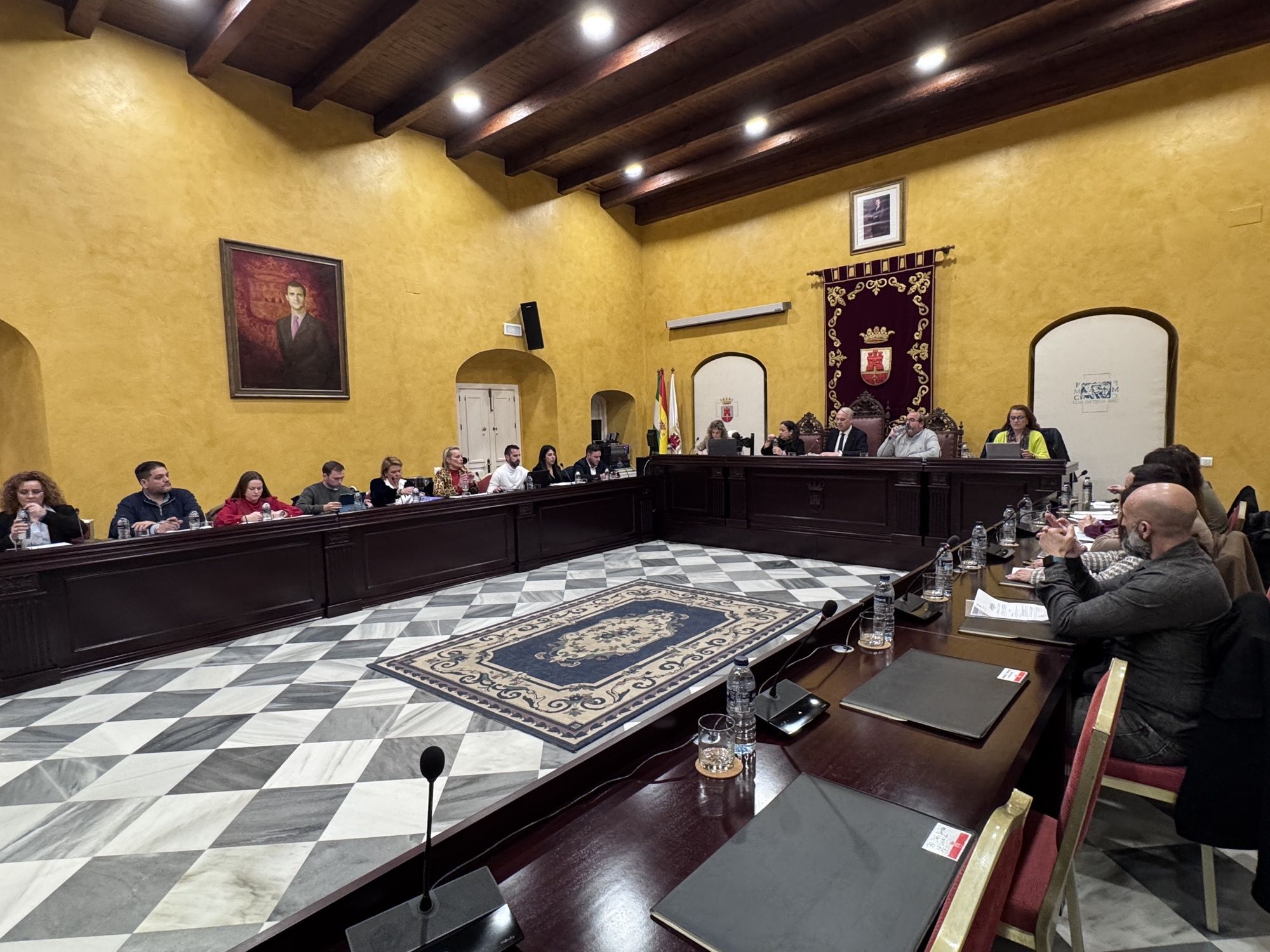 El pleno de San Roque aprueba modificar el PGOU para construir viviendas en la Estación