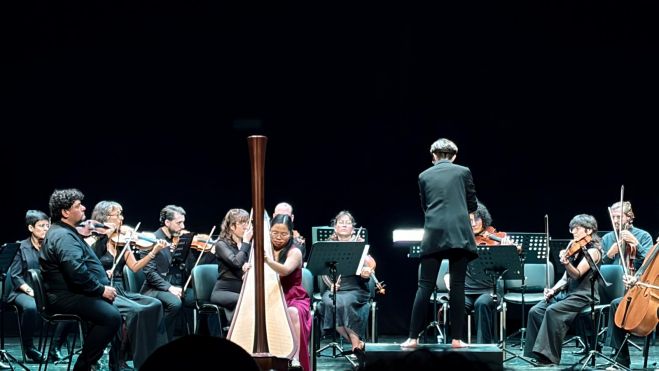 La ‘quinta’ de Thalassa Orchestra conecta con Algeciras con danza, arpa y su propia ‘Marcha Radetzky’. Foto: F.M. 