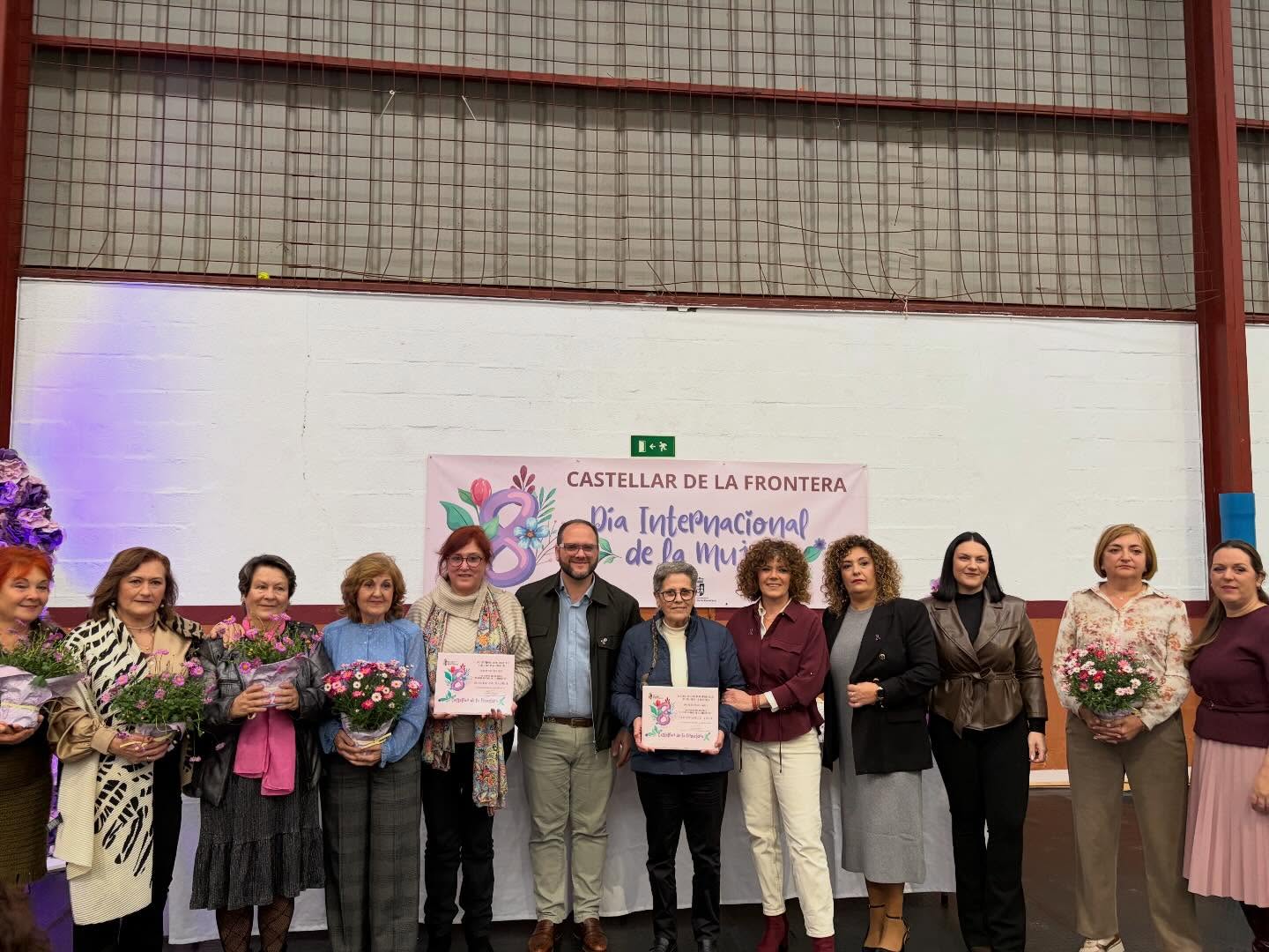 Conchi Mancera y María Espinosa, dos vidas de esfuerzo que ya forman parte de la historia de Castellar. Foto: S.F. / 8Directo Conchi Mancera y María Espinosa, dos vidas de esfuerzo que ya forman parte de la historia de Castellar. Foto: S.F. / 8Directo