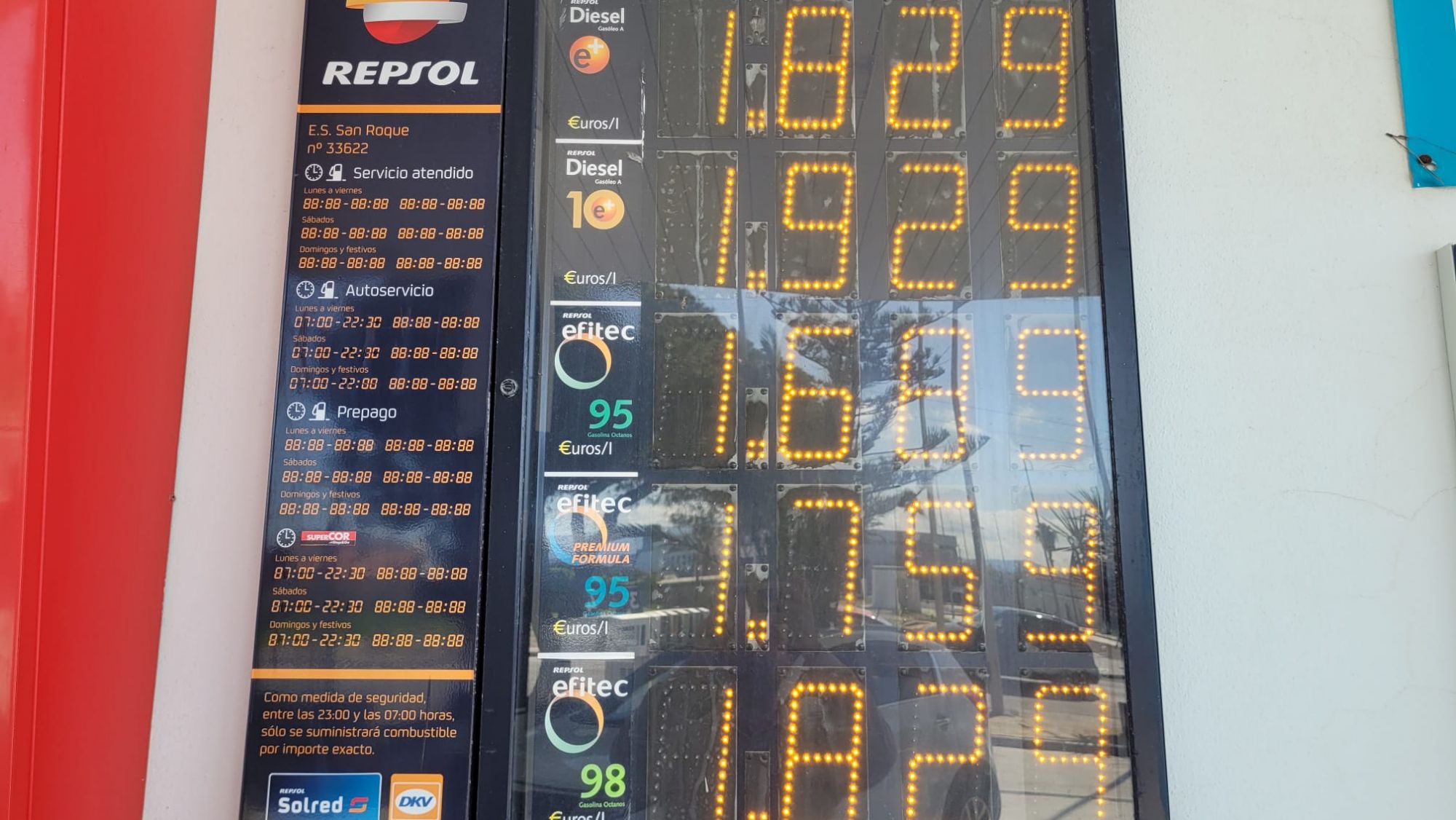 Imagen de 8Directo de los precios de una gasolinera Repsol en San Roque, a fecha del 12 de marzo.