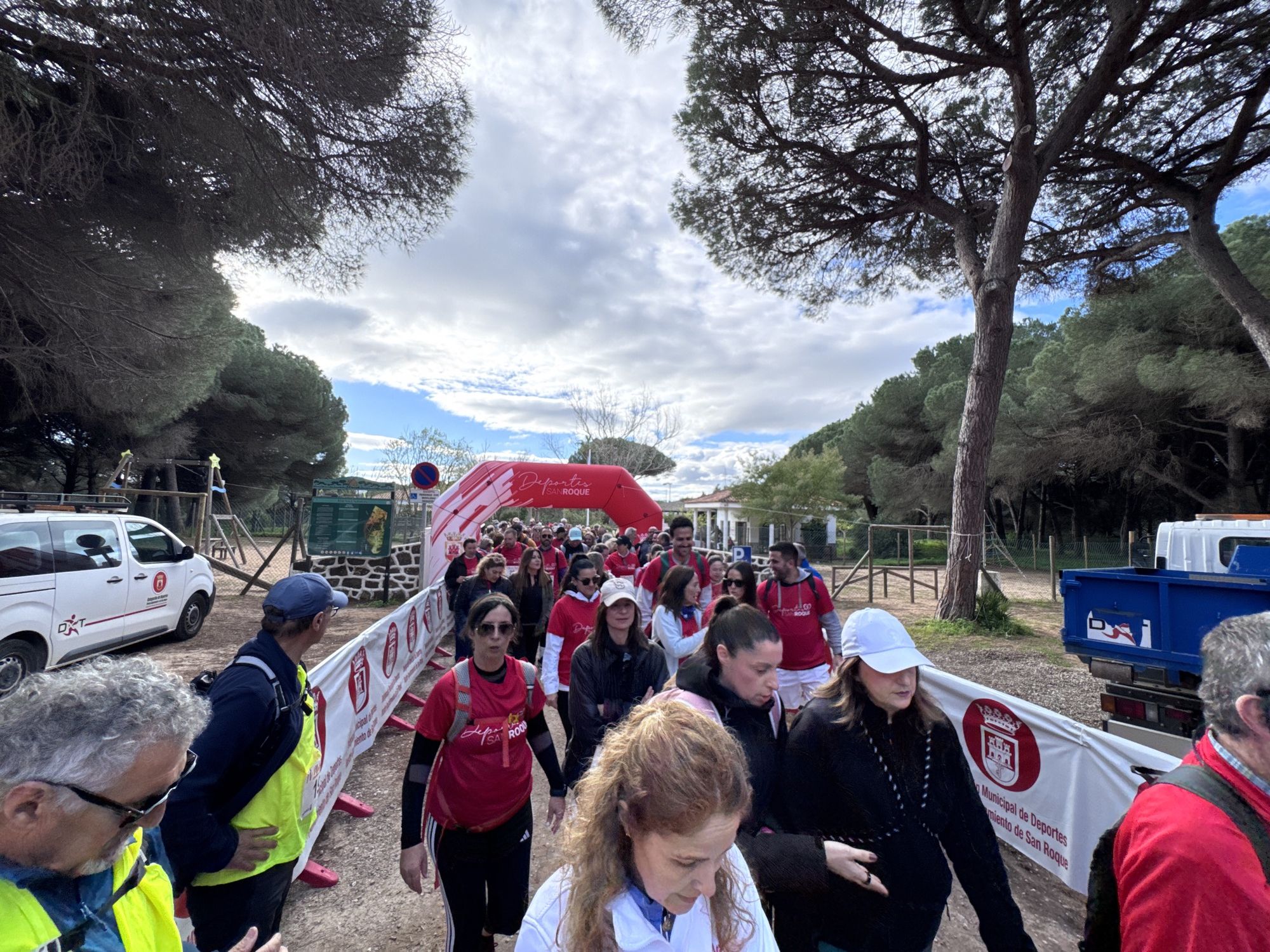 Más de 200 senderistas participaron en la IV Marcha Popular Ciudad de San Roque