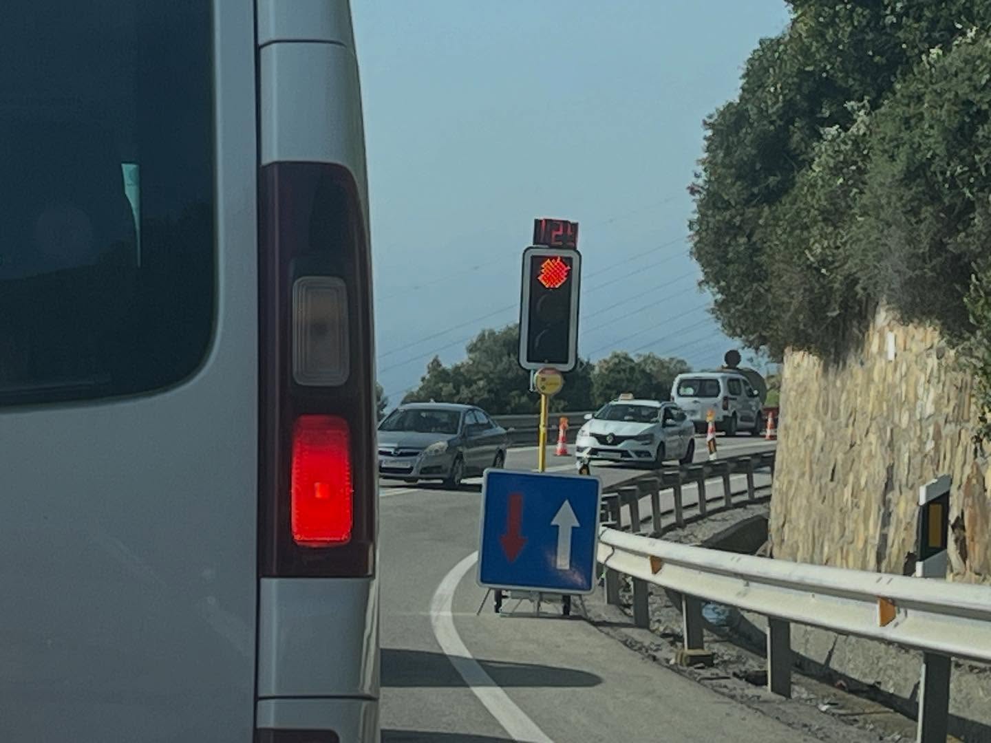 La N-340 entre Algeciras y Tarifa, una carretera metida en un cajón. Foto: Belén Jiménez. 