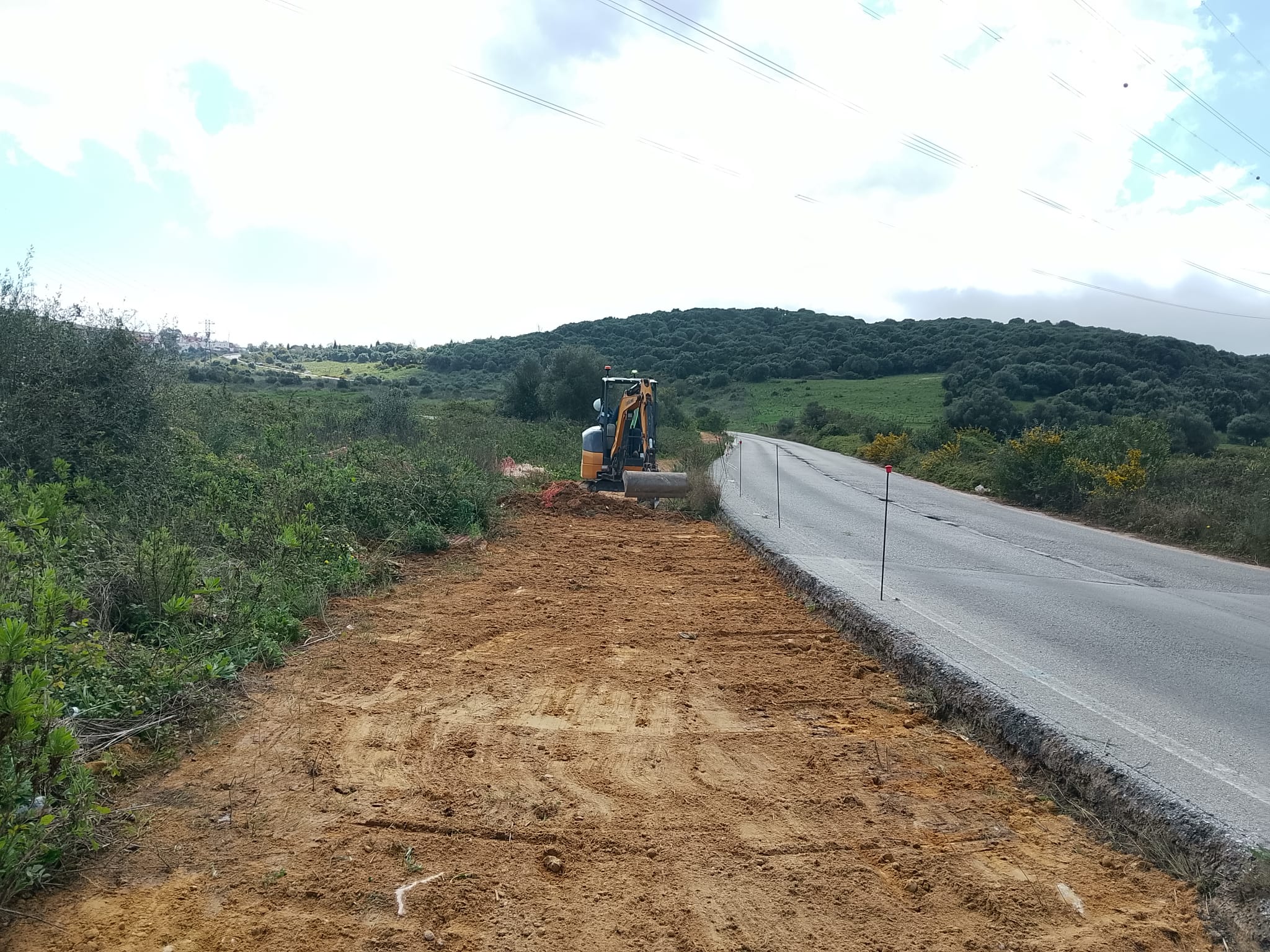 Vuelven a retomarse las obras del camino peatonal entre San Bernabé y Botafuegos. 