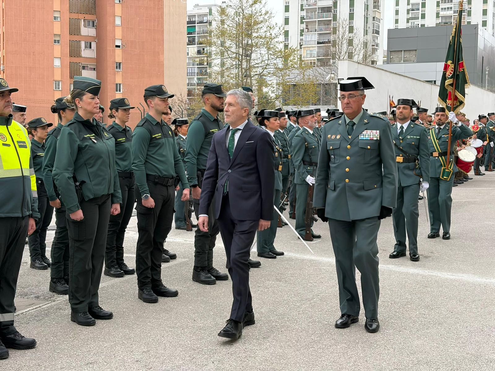 Marlaska: "En la Comandancia de Algeciras tenemos héroes que hacen una lucha importante y han sido mi preocupación máxima".