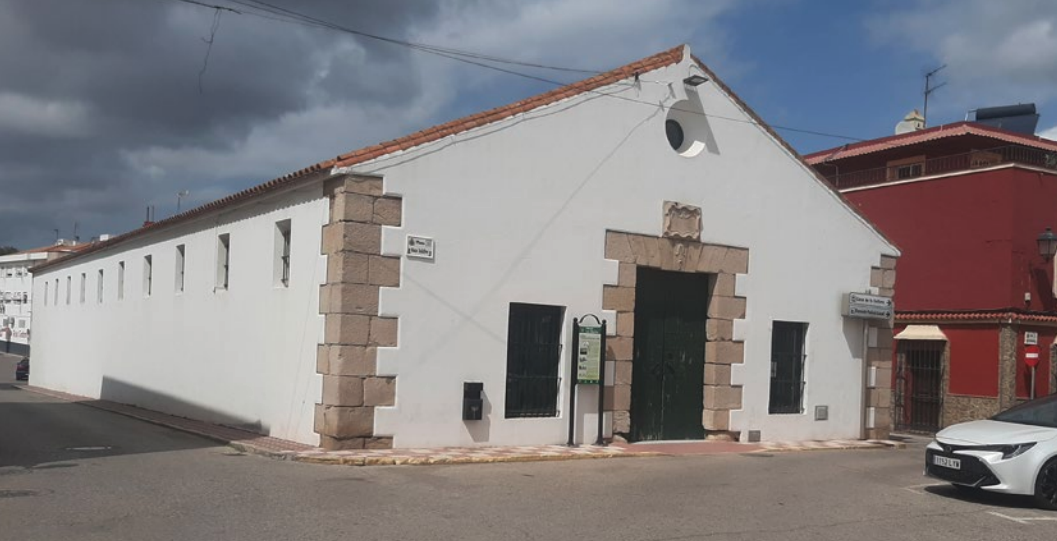 Lámina 1. Fachada principal del edifico del Pósito de Los Barrios. Fotografía del autor