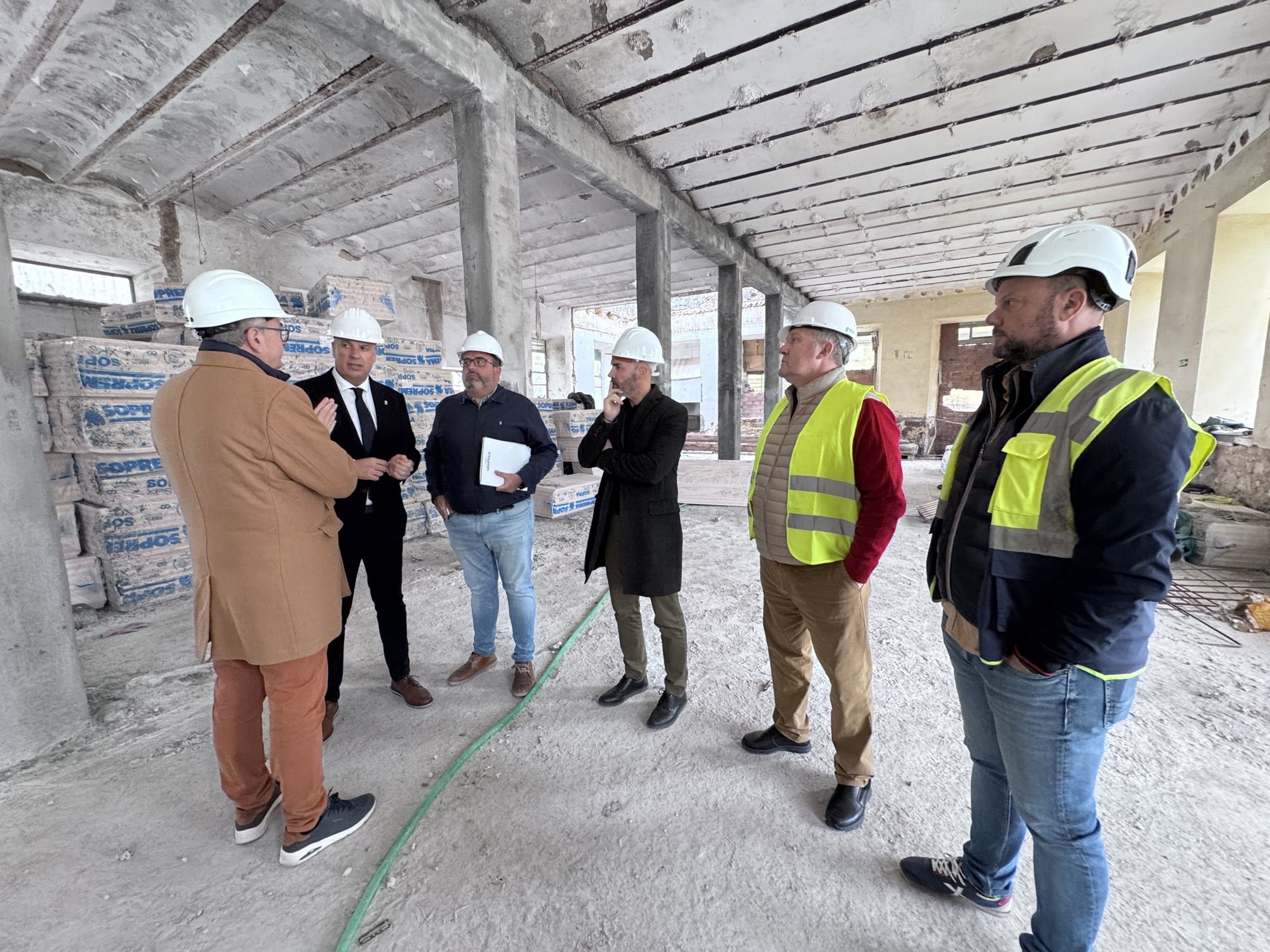 El Ayuntamiento de San Roque visita las obras del futuro Edificio Carmen Brú