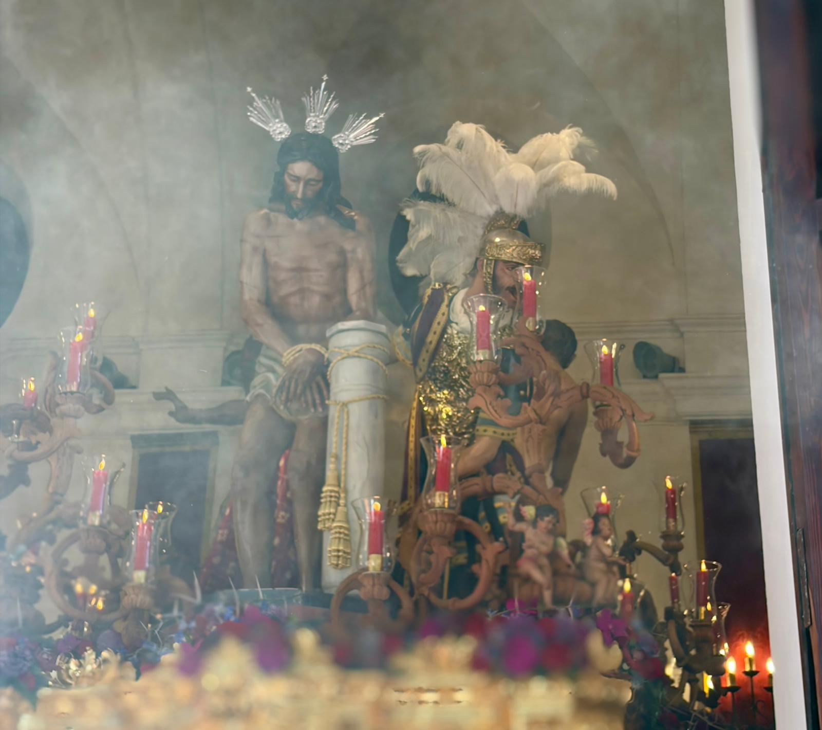 Entre incienso, suspiros y miradas: la Columna y Lágrimas ya camina en Algeciras. Foto: S.F. / 8Directo