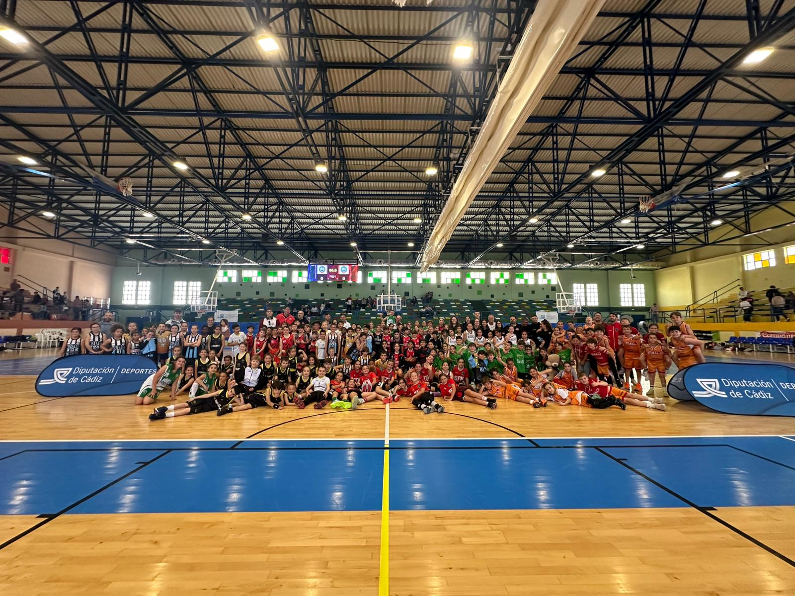 La Línea vive un gran fin de semana con el XV Torneo de Semana Ciudad de La Línea Memorial Jesús Vidal. 