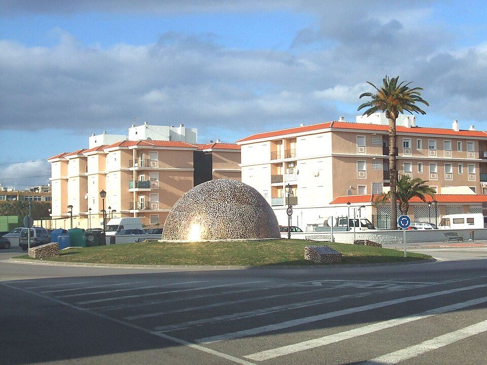 La Guardia Civil detiene a padre e hijo tras desmantelar un punto de venta de drogas en Puente Mayorga. Foto: Puente Mayorga.