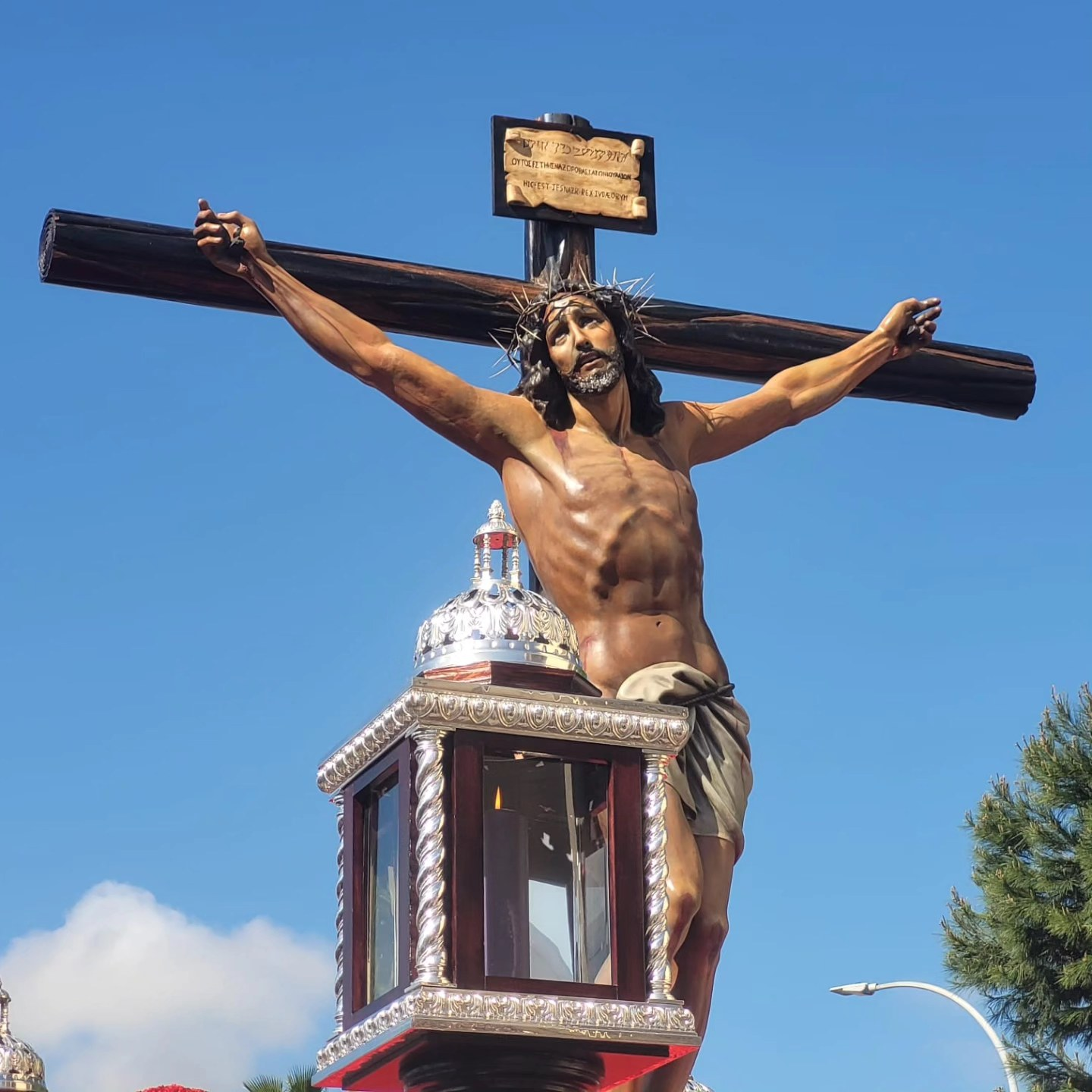 El Abandono y Mayor Dolor emociona a La Línea en un Miércoles Santo lleno de solemnidad