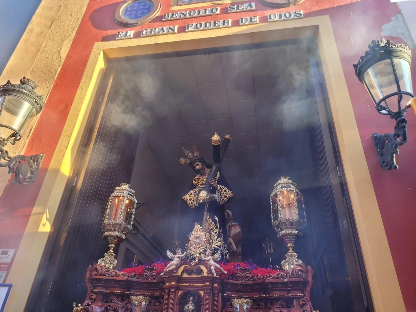 El Gran Poder se alza en La Línea y vuelve a conquistar a sus fieles en un Jueves Santo de profunda espiritualidad