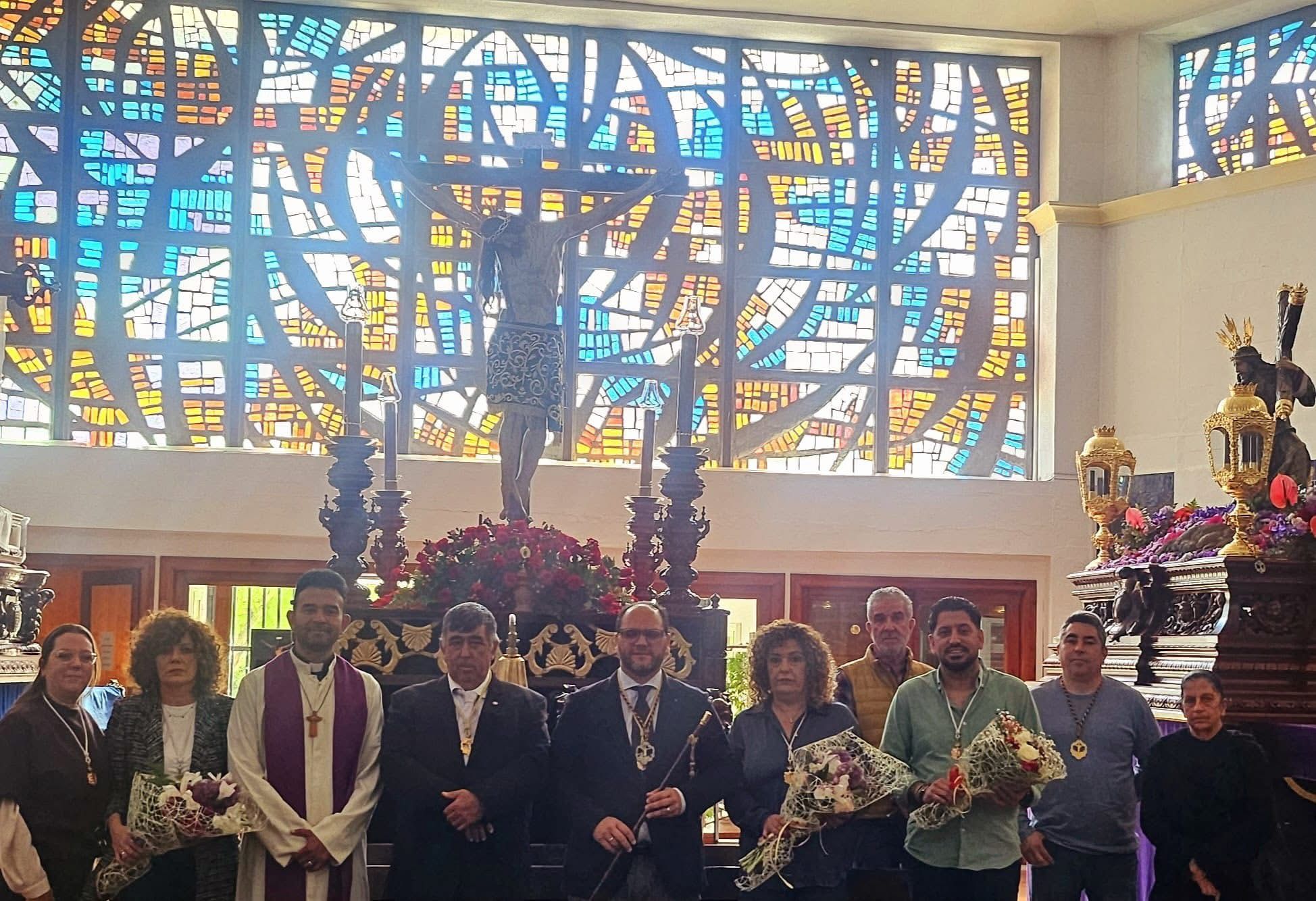 El Cristo de la Almoraima, listo para su salida procesional tras recibir la vara de mando de Castellar