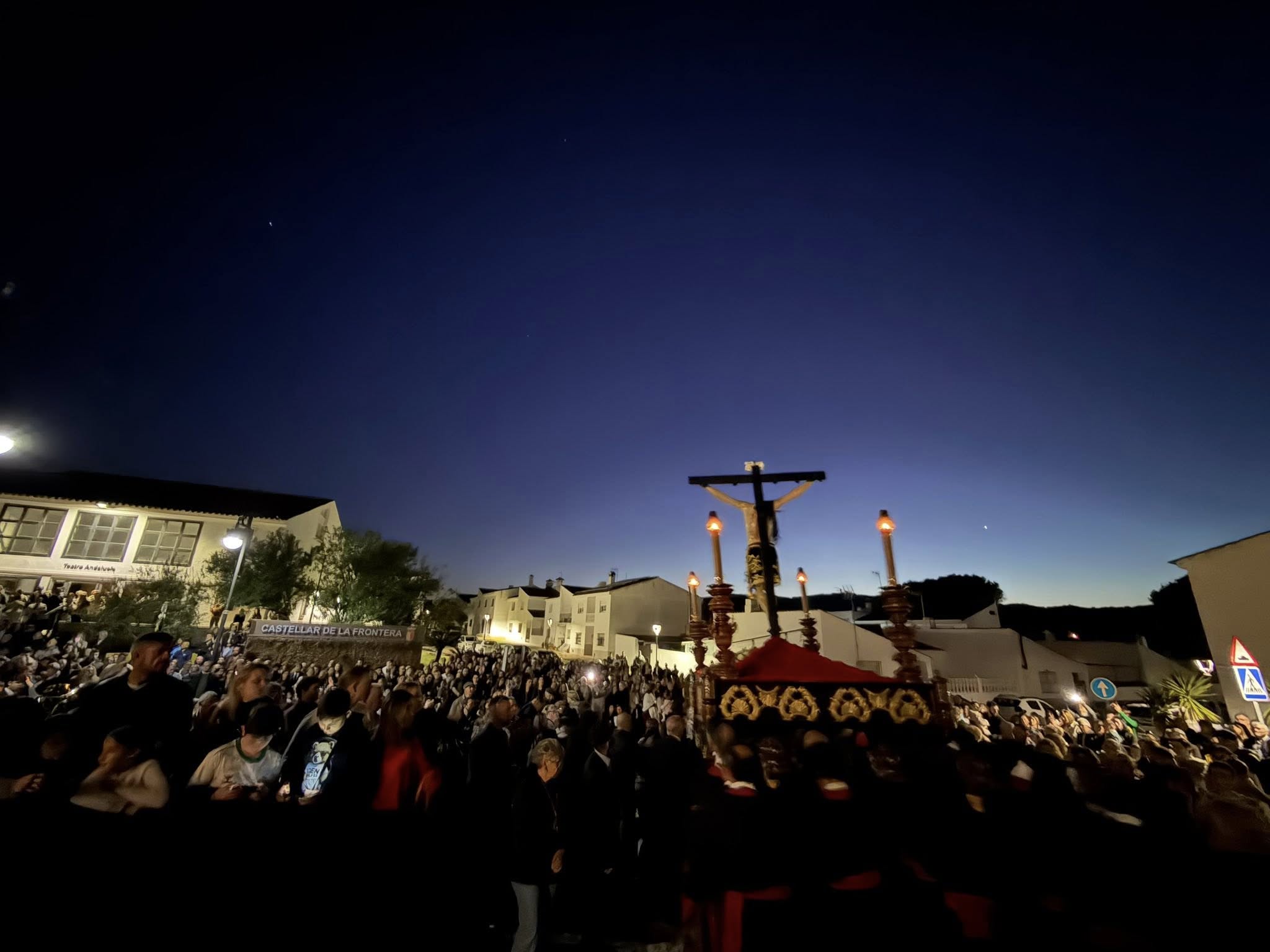 Tres luceros de fe en la noche chisparrera Tres luceros de fe en la noche chisparrera