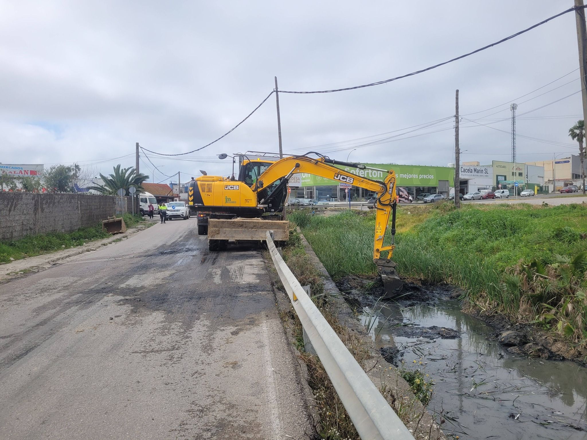 La Línea activa un amplio dispositivo de tráfico por las obras en la EBAR del Tanatorio y los accesos de la A-383