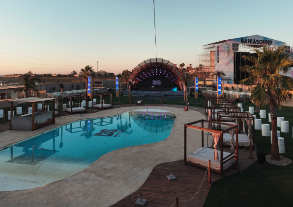 Aparece el cadaver de un hombre que estaba desaparecido en la piscina de Bahía Sound Aparece el cadaver de un hombre que estaba desaparecido en la piscina de Bahía Sound