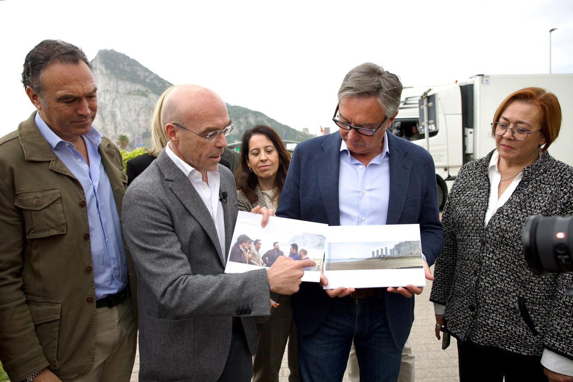 Vox acusa a PP y PSOE de "abandono" del Campo de Gibraltar y a Sánchez de "renuncia histórica" con fronteras