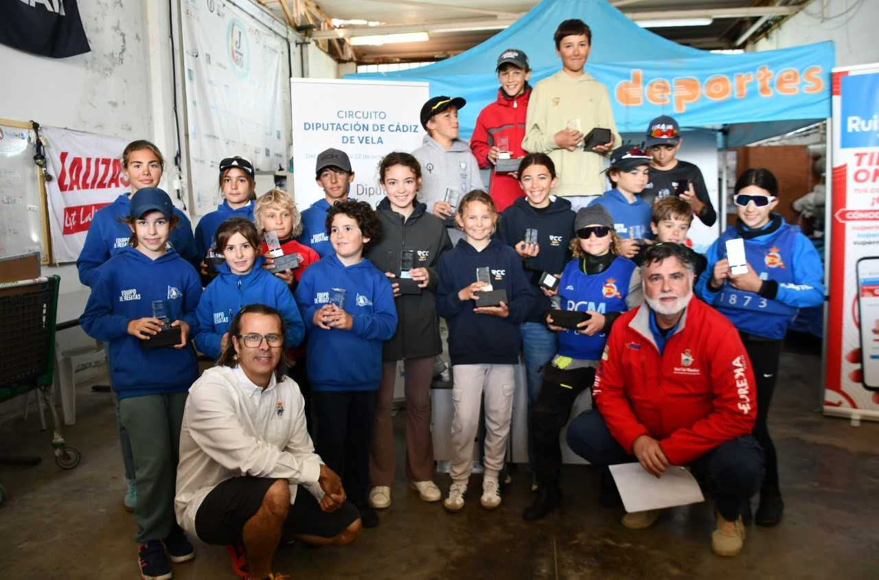 El Real Club Náutico de La Línea acoge con éxito la regata provincial de Optimist del II Circuito Diputación de Cádiz