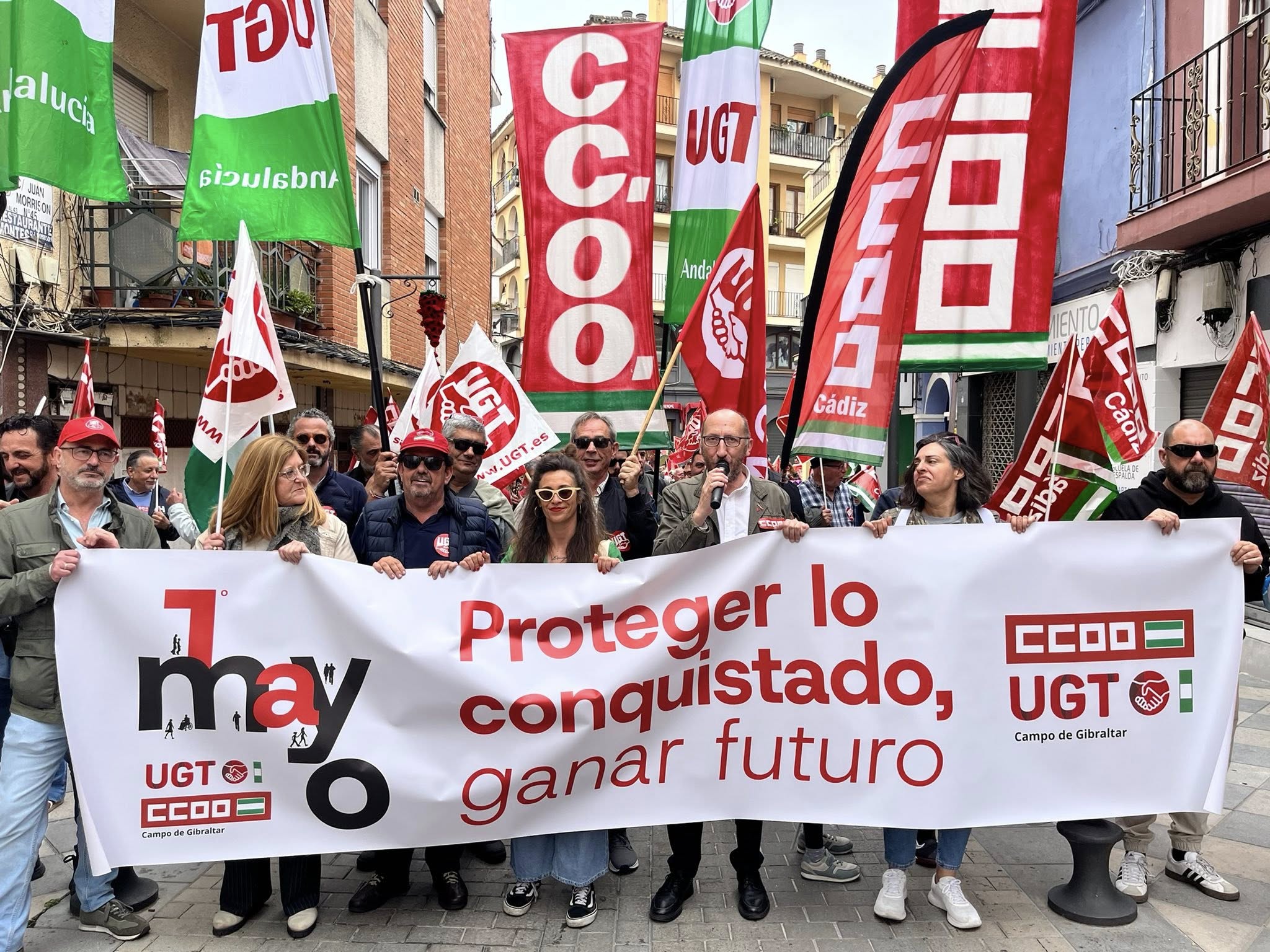 Manifestación del Primero de Mayo del año pasado. Titular: CCOO y UGT convocan movilizaciones en la comarca el 28 de abril y 1 de mayo