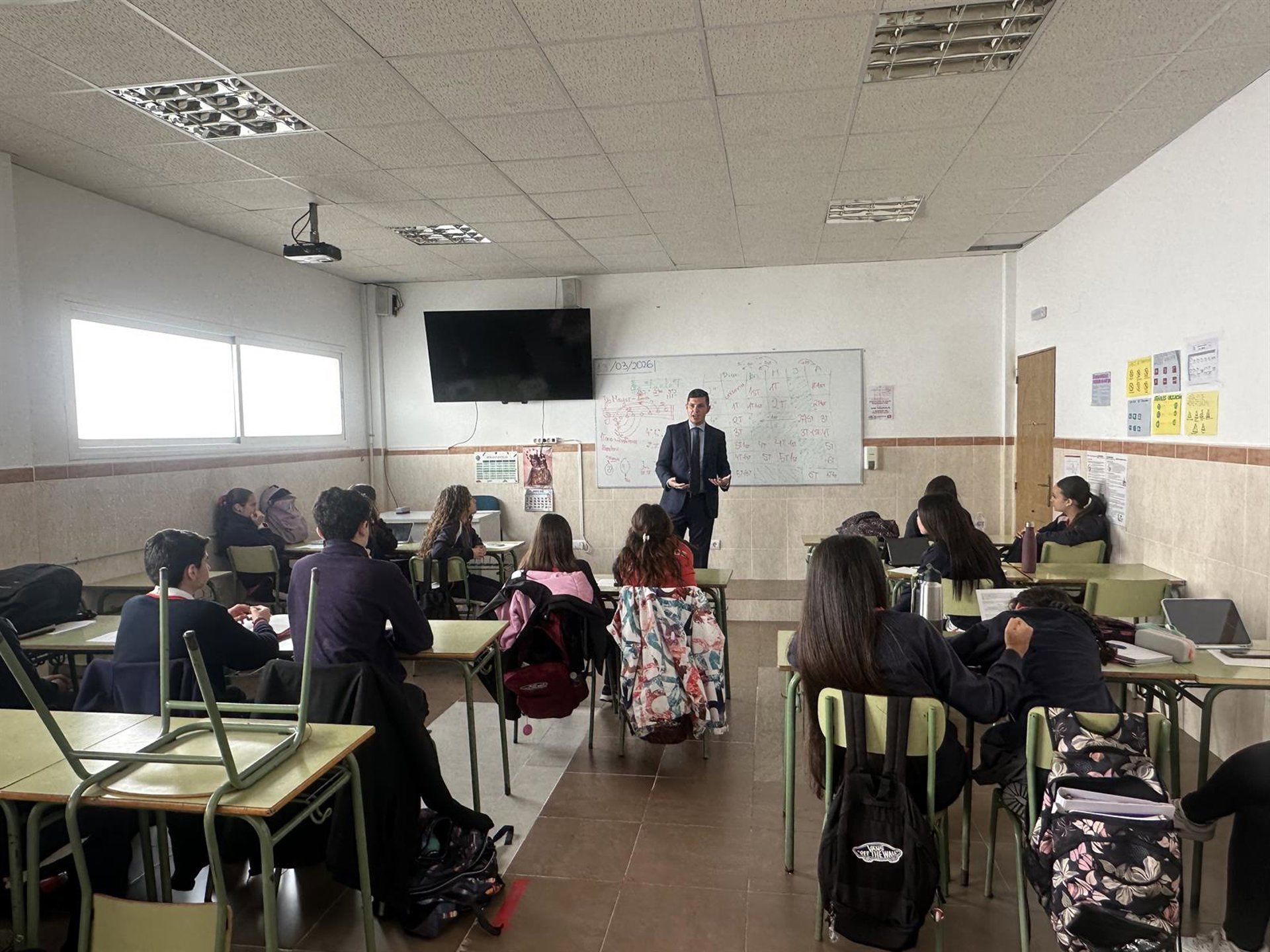 La Justicia entra en las aulas de La Línea para formar a los ciudadanos del futuro