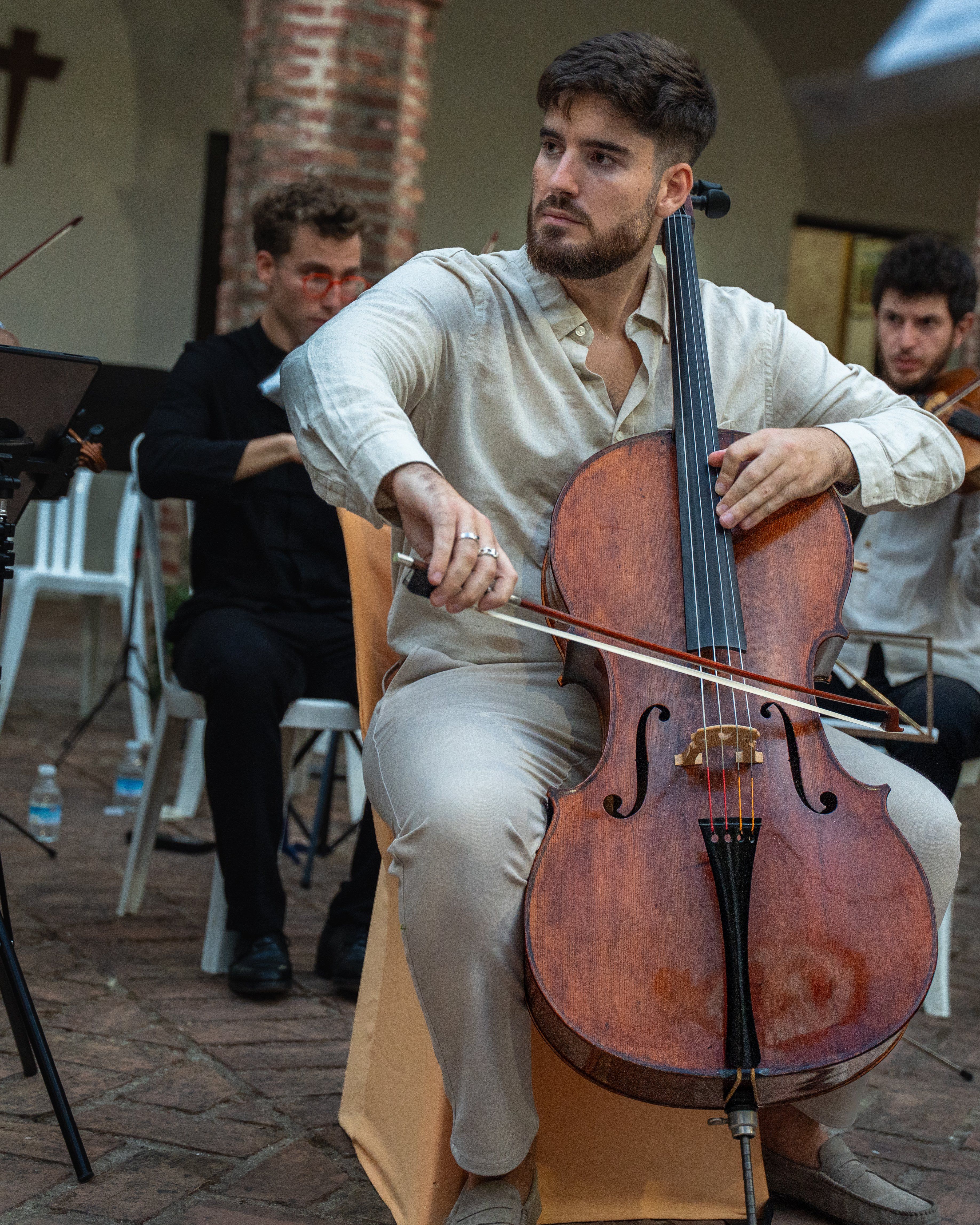 Un músico de San Roque hace historia en la élite mundial del violonchelo