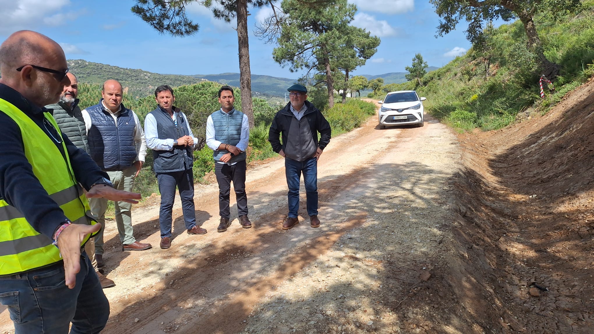 Junta facilita el paso a la torre de vigilancia de Infoca con obras en el camino de Montecoche de Los Barrios