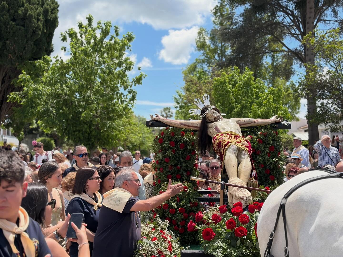 Castellar se vuelca con su Cristo en una romería de siglos que pone el broche a su feria. Foto: S.F. / 8Directo