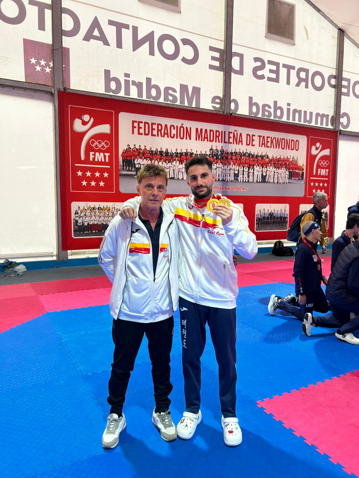 El linense Fran Téllez firma un doble oro en el Open Master Internacional de Taekwondo Olímpico de Madrid