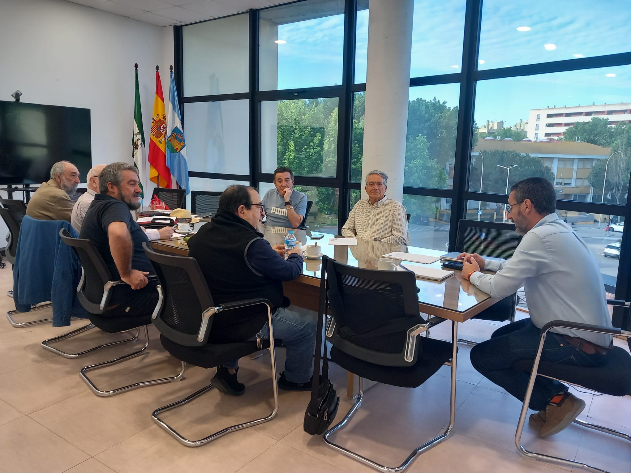 Juan Franco llevará al Ministerio de Inclusión y Políticas Sociales las preocupaciones por las pensiones de los transfronterizos