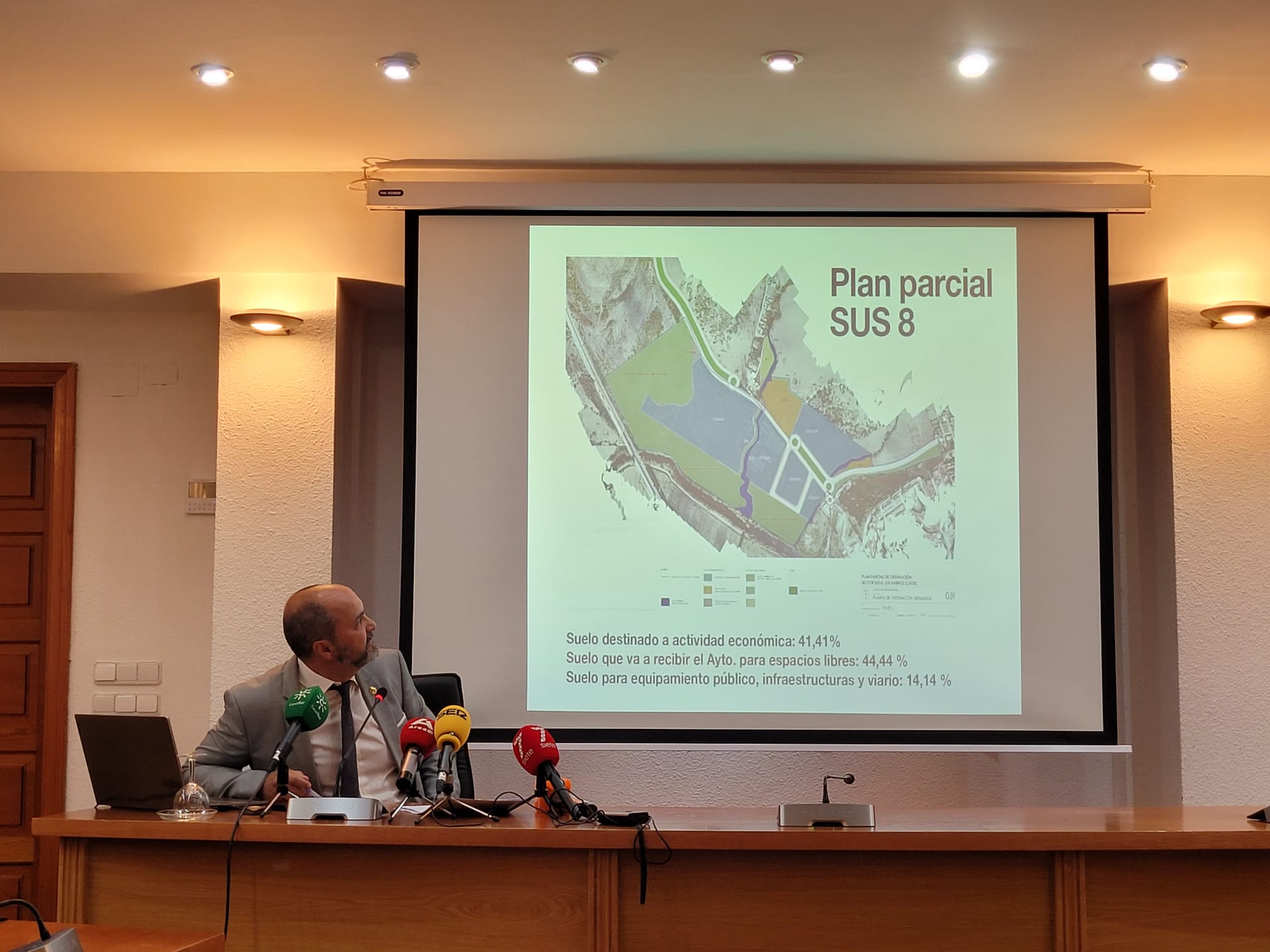 Miguel Alconchel defiende que el desarrollo del SUS-7 y SUS-8 “cumplirá escrupulosamente la ley” y generará crecimiento económico