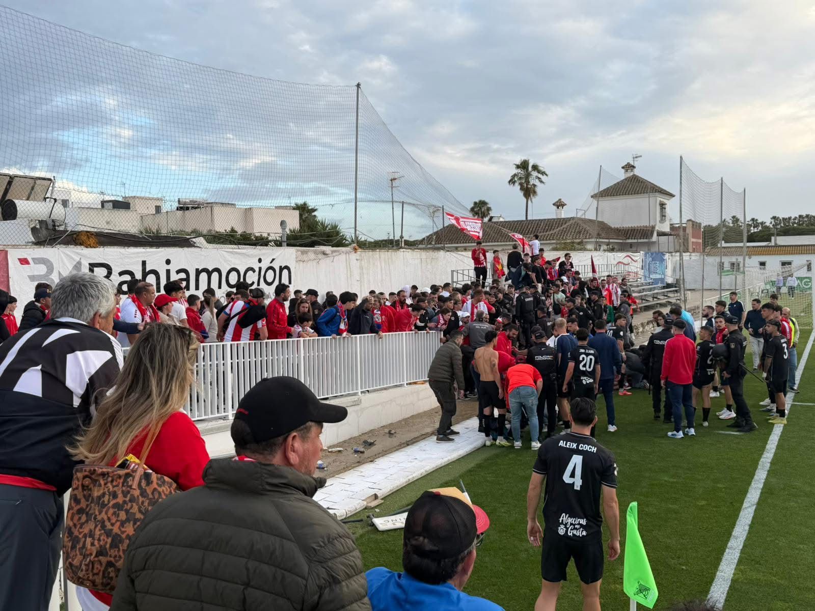 Imagen del Algeciras CF. Herido un aficionado del Algeciras CF tras caerle un muro después del partido contra el Atlético Sanluqueño