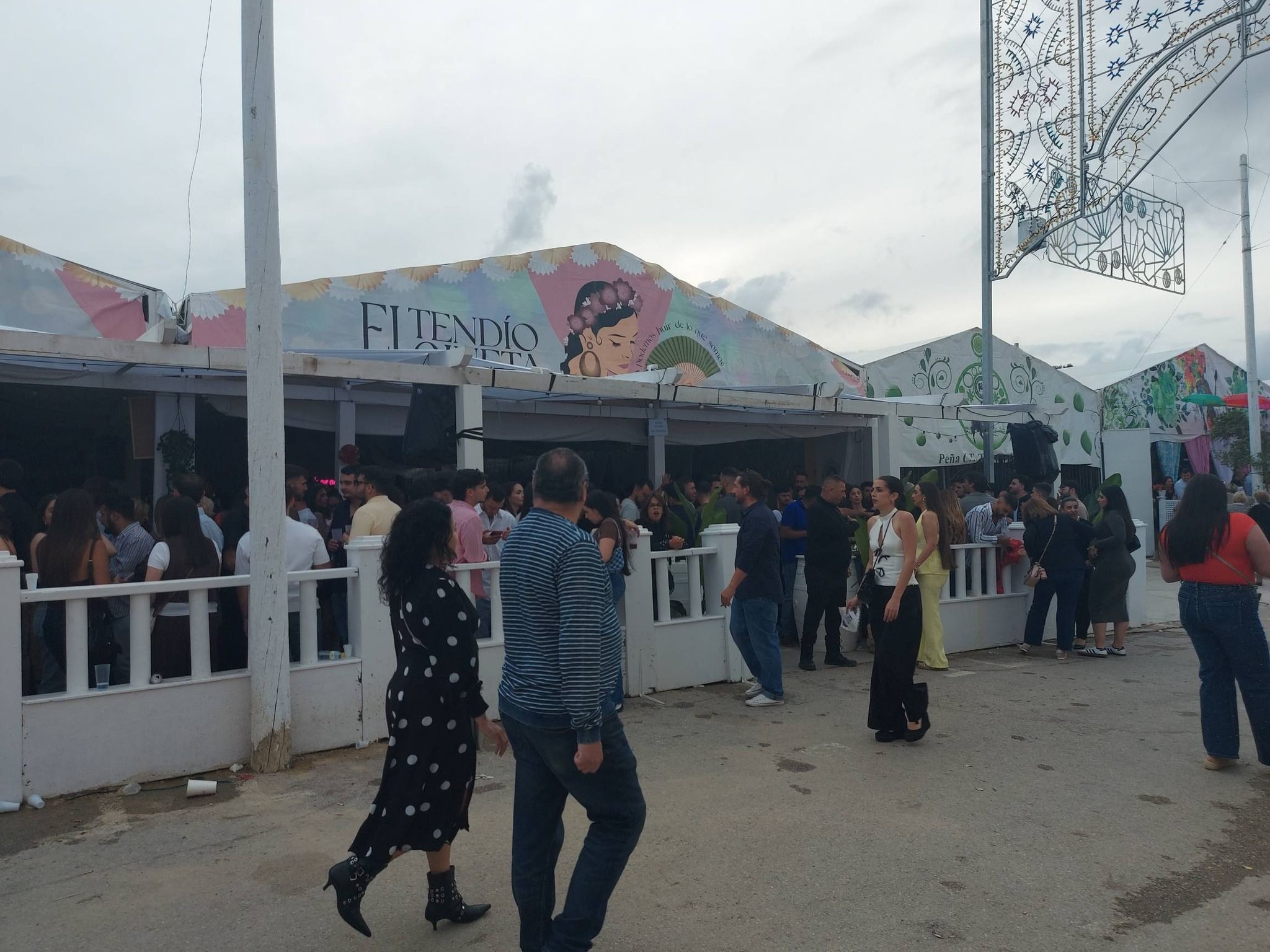 Los Barrios calienta motores para la feria con un Domingo de Farolillos muy familiar