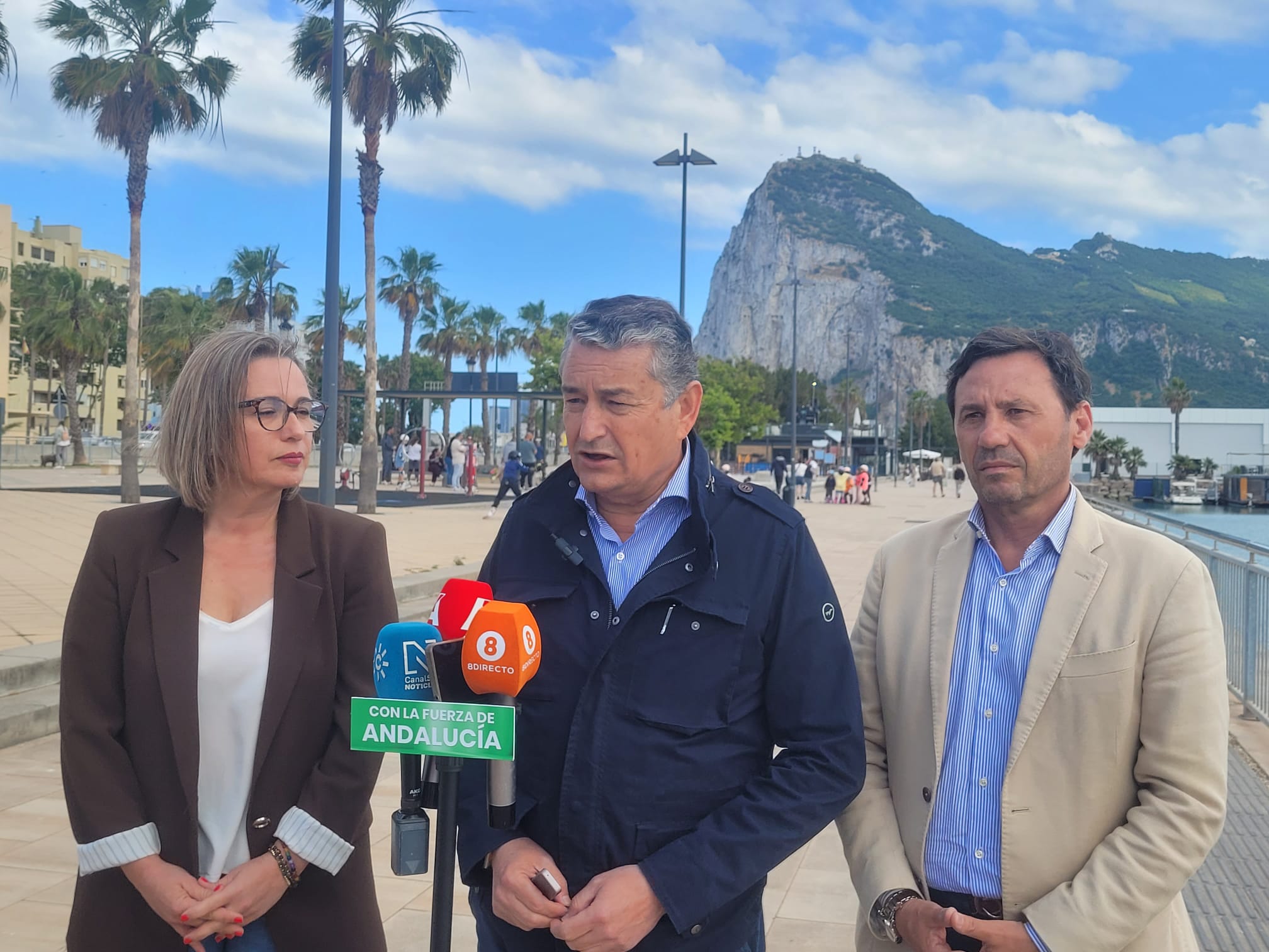 Sanz exige “respeto” a Pedro Sánchez tras acusarle de dar un “trato discriminatorio” a La Línea