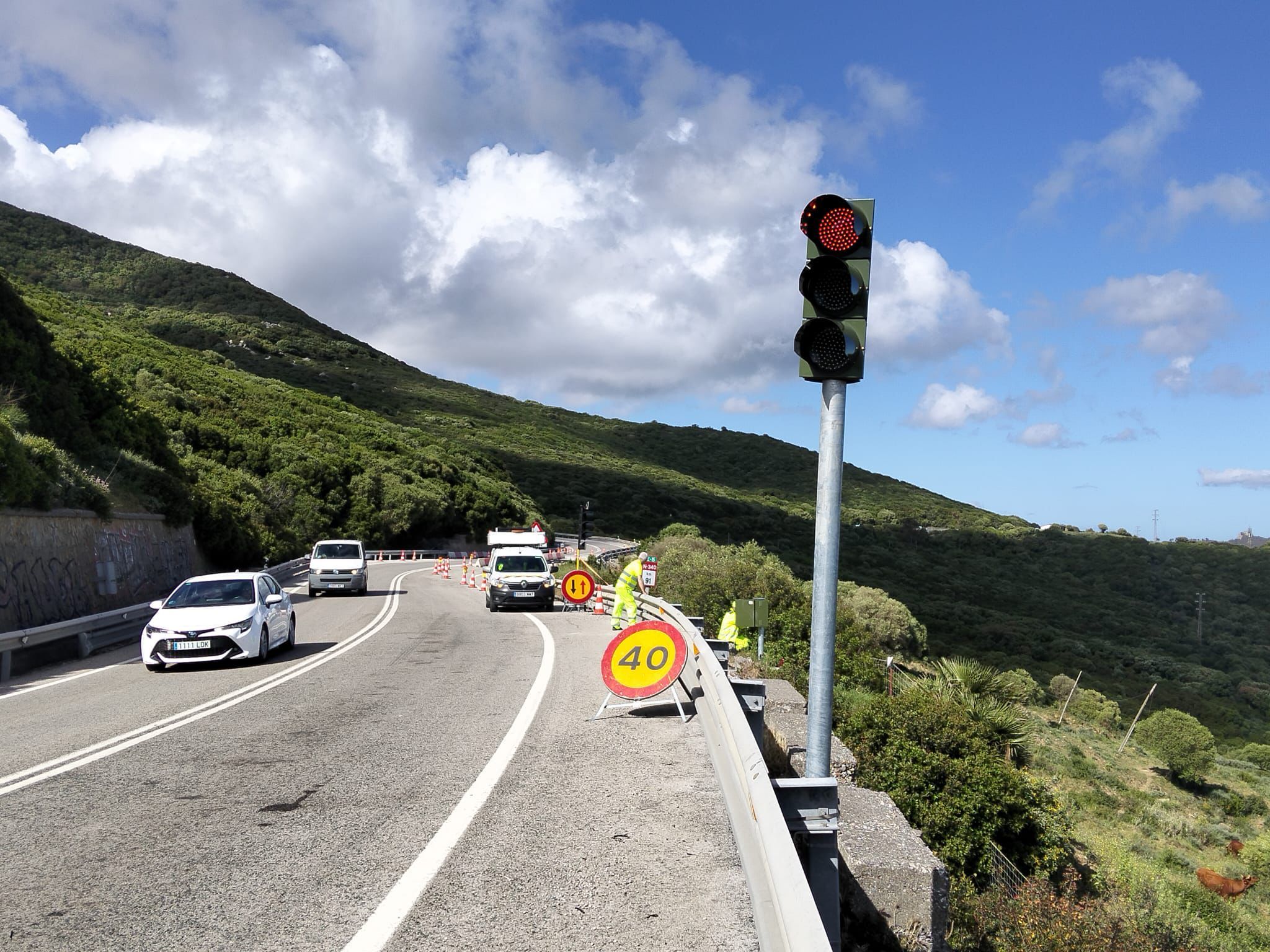 El Gobierno cambia a semáforos inteligentes la regulación del tráfico en la N-340 de forma provisional