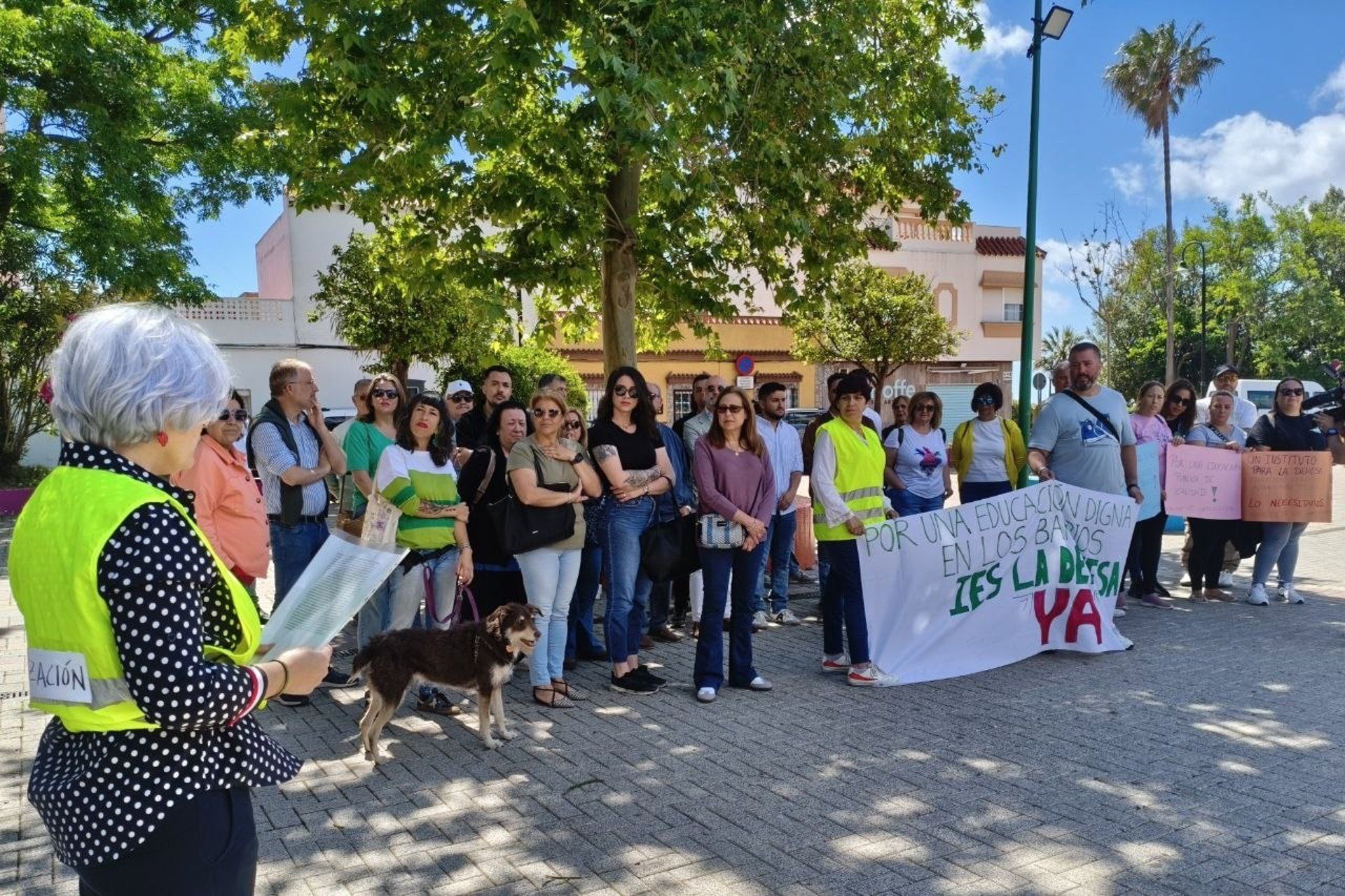 Leti Blanco en la manifestación para reclamar la construcción del IES La Dehesa en Palmones. - ADELANTE ANDALUCÍA.
