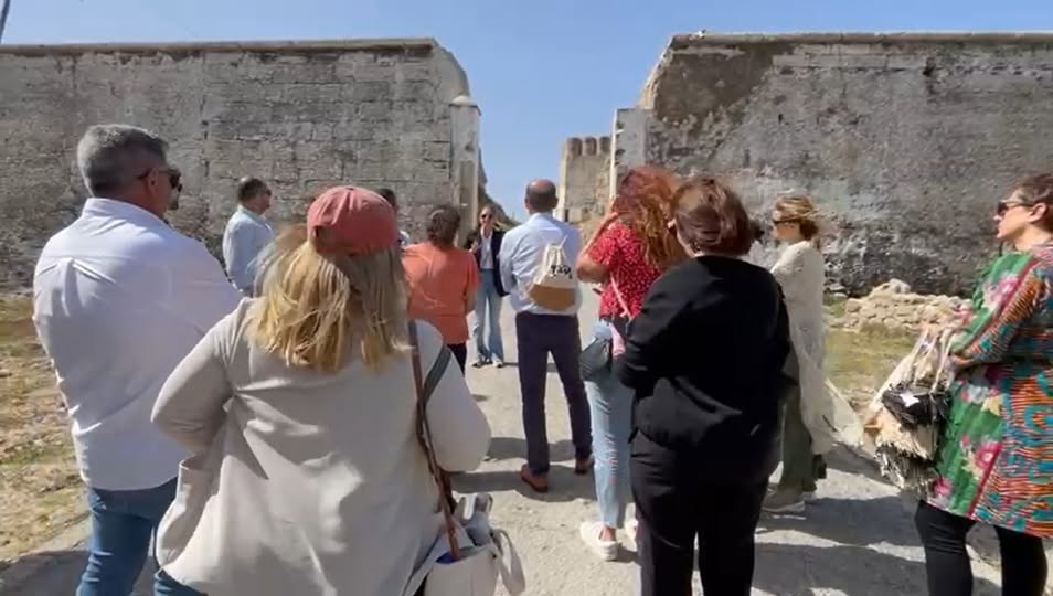 El Ayuntamiento pedirá a Costas que reconsidere la suspensión de las visitas guiadas a la Isla de Tarifa
