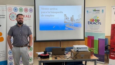 Hector Lozano, en el taller mente activa en la búsqueda empleo. Hector Lozano, en el taller mente activa en la búsqueda empleo.