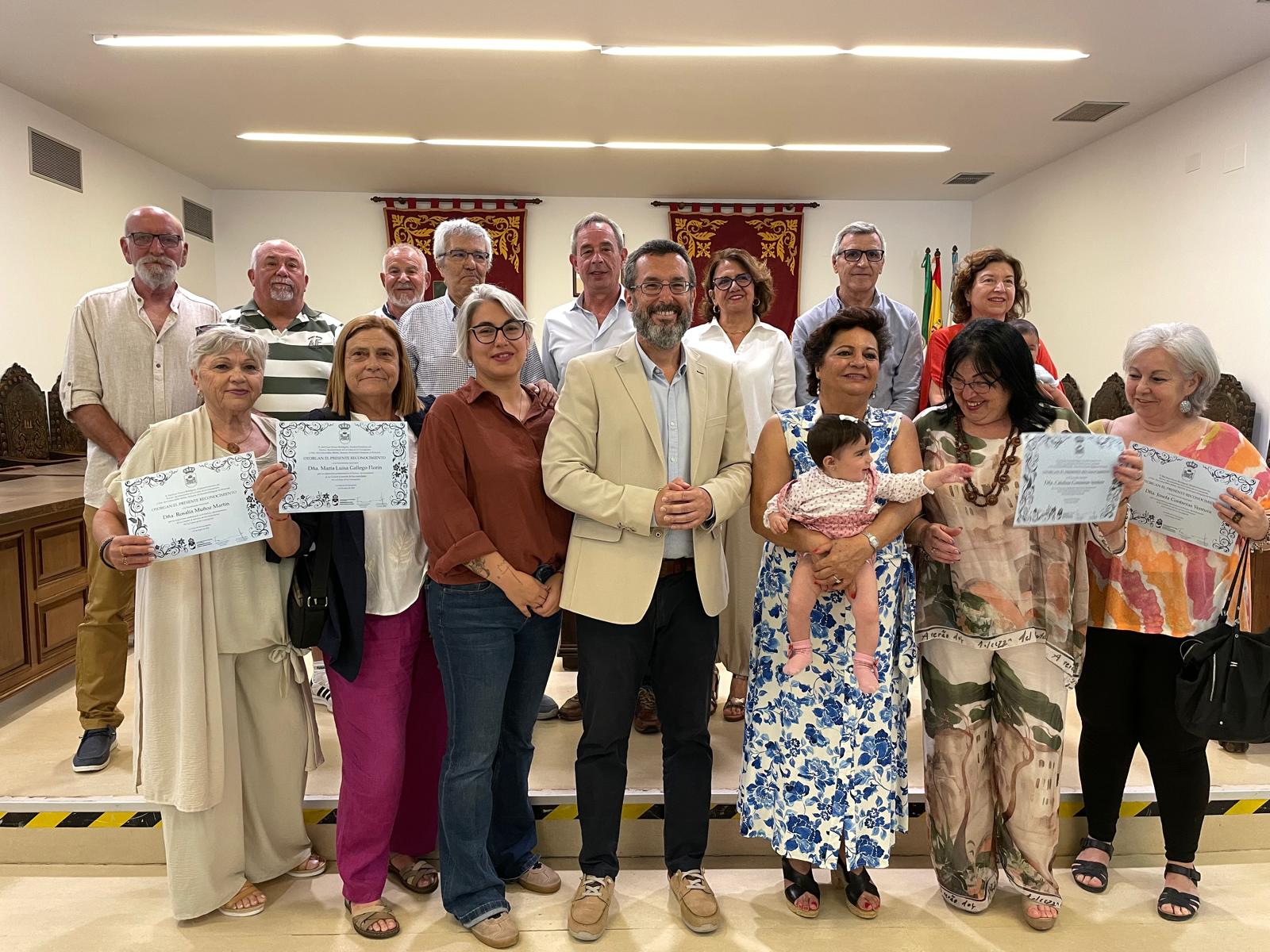 La Línea homenajea a 26 trabajadores municipales jubilados tras décadas de servicio público La Línea homenajea a 26 trabajadores municipales jubilados tras décadas de servicio público