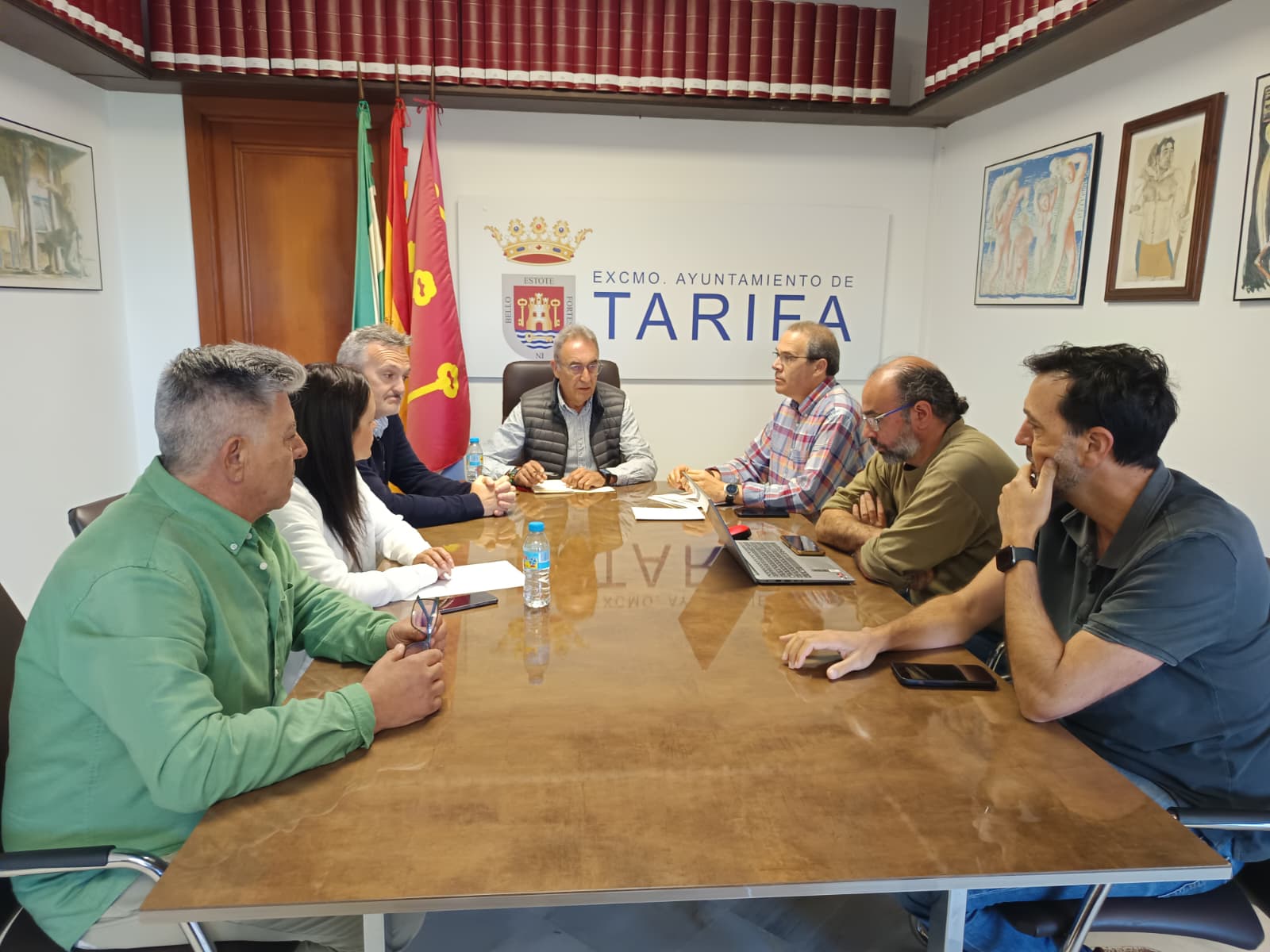 Imagen de la Junta de Portavoces. Tarifa estudia adoptar medidas de seguridad en los edificios municipales tras el ataque a un funcionario
