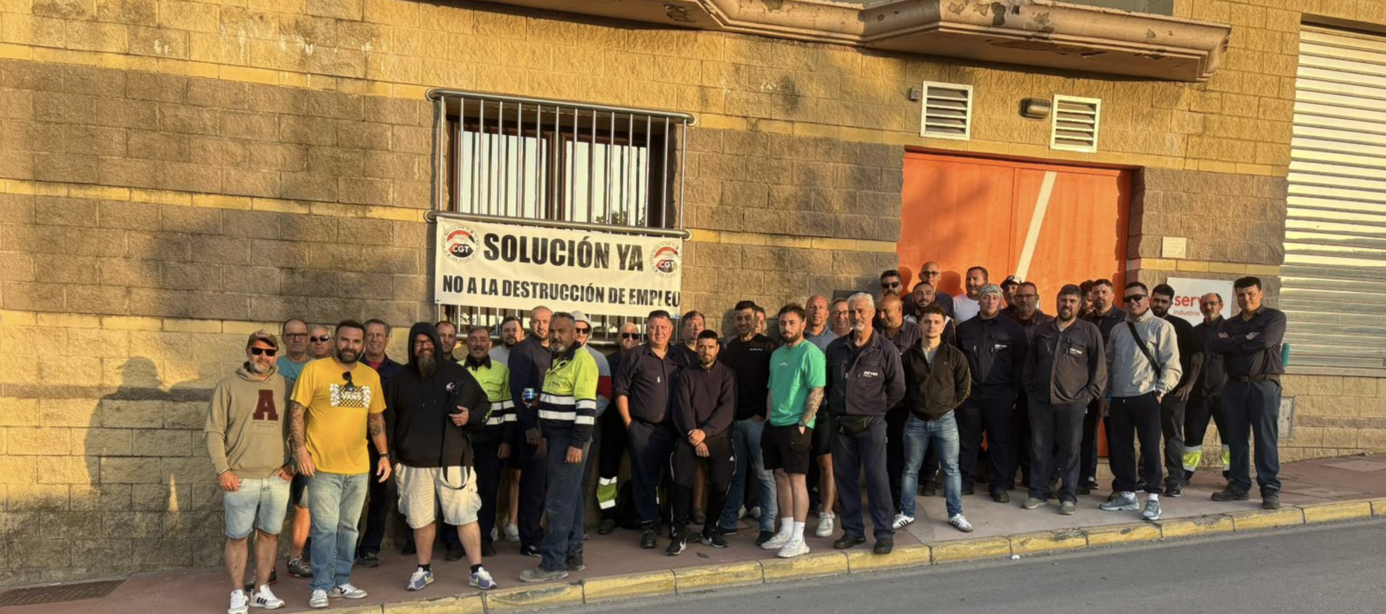 Trabajadores de Serveo en San Roque exigen "soluciones inmediatas" tras cuatro días de huelga