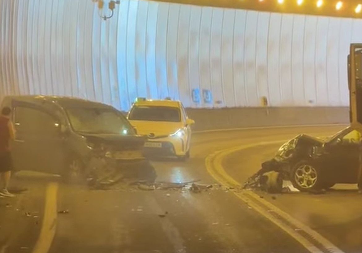 Imagen de Onda Algeciras. Al menos dos heridos en una colisión frontal entre dos turismos en el túnel de Algeciras
