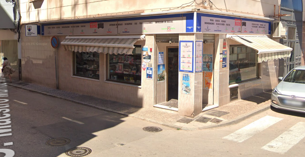 Captura de Pantalla de Google Maps de la papelería Rosi. La Lotería Nacional deja un segundo premio de 60.000 euros en La Línea