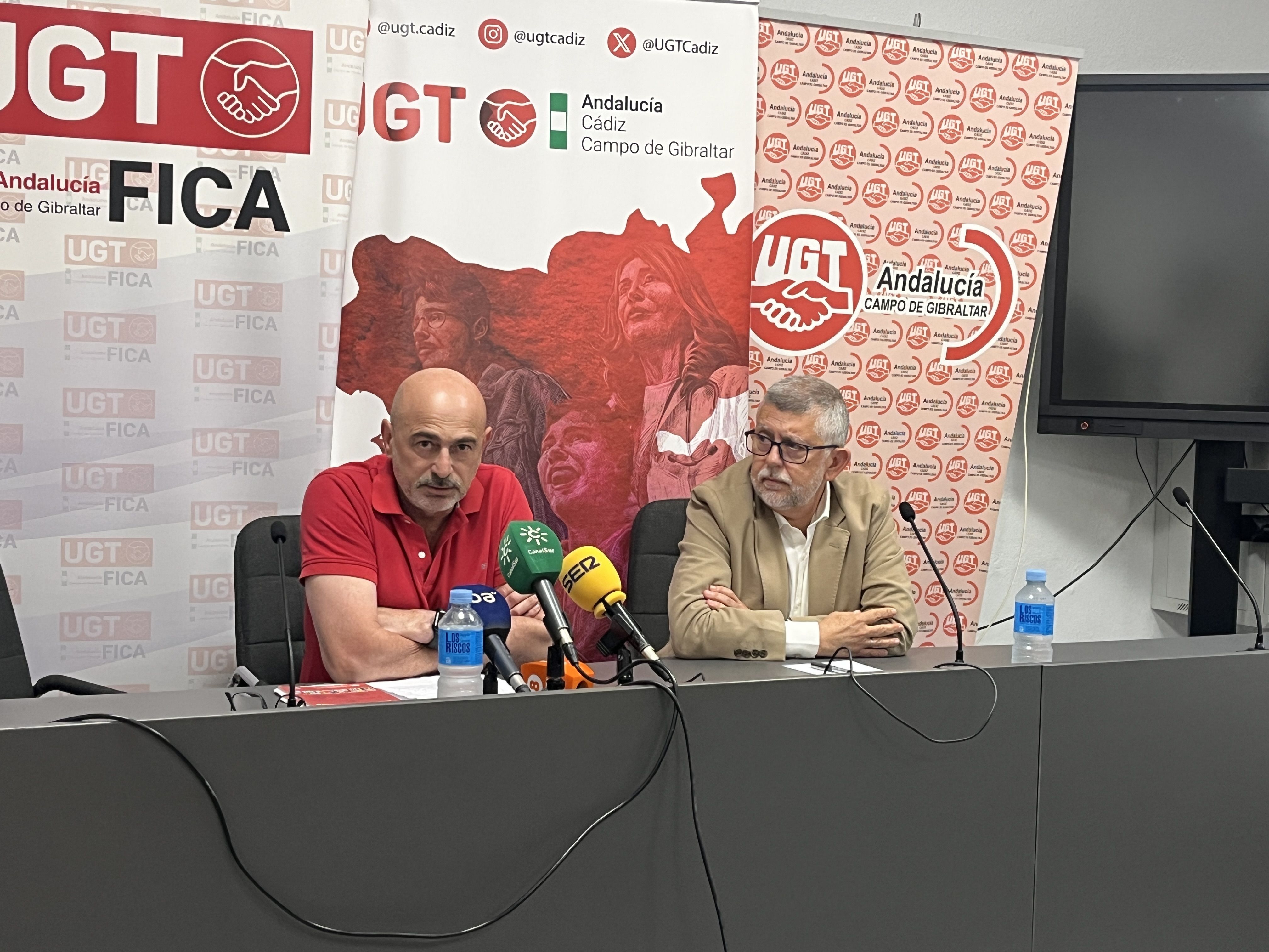 De izq. a dcha. José Manuel Rodríguez Saucedo y Antonio Fernández Espinosa, ambos secretarios generales UGT-FICA Andalucía y Campo de Gibraltar, respectivamente. UGT asegura que el cierre de la central térmica de Los Barrios empezará a partir de julio De izq. a dcha. José Manuel Rodríguez Saucedo y Antonio Fernández Espinosa, ambos secretarios generales UGT-FICA Andalucía y Campo de Gibraltar, respectivamente. UGT asegura que el cierre de la central térmica de Los Barrios empezará a partir de julio