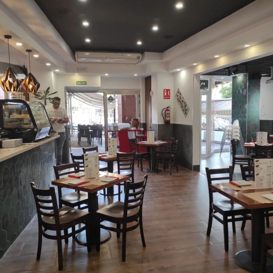 El interior del Baires Tapas. Comienzan las VI Jornadas Gastronómicas de Cuaresma de Apymeal en Algeciras