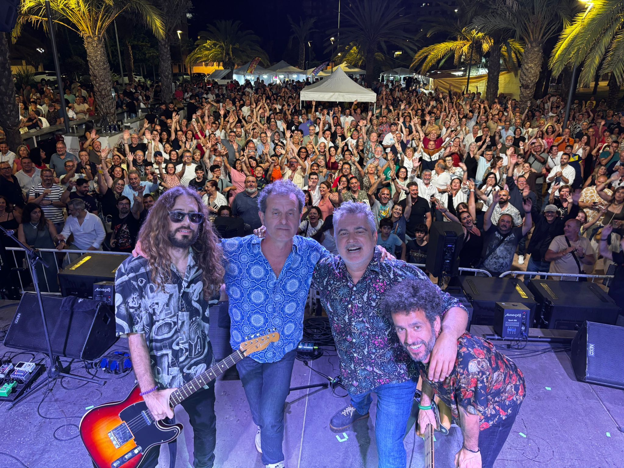 La música de 'No me pises que llevo chanclas' y de Bud Bunny llena el Lago Marítimo