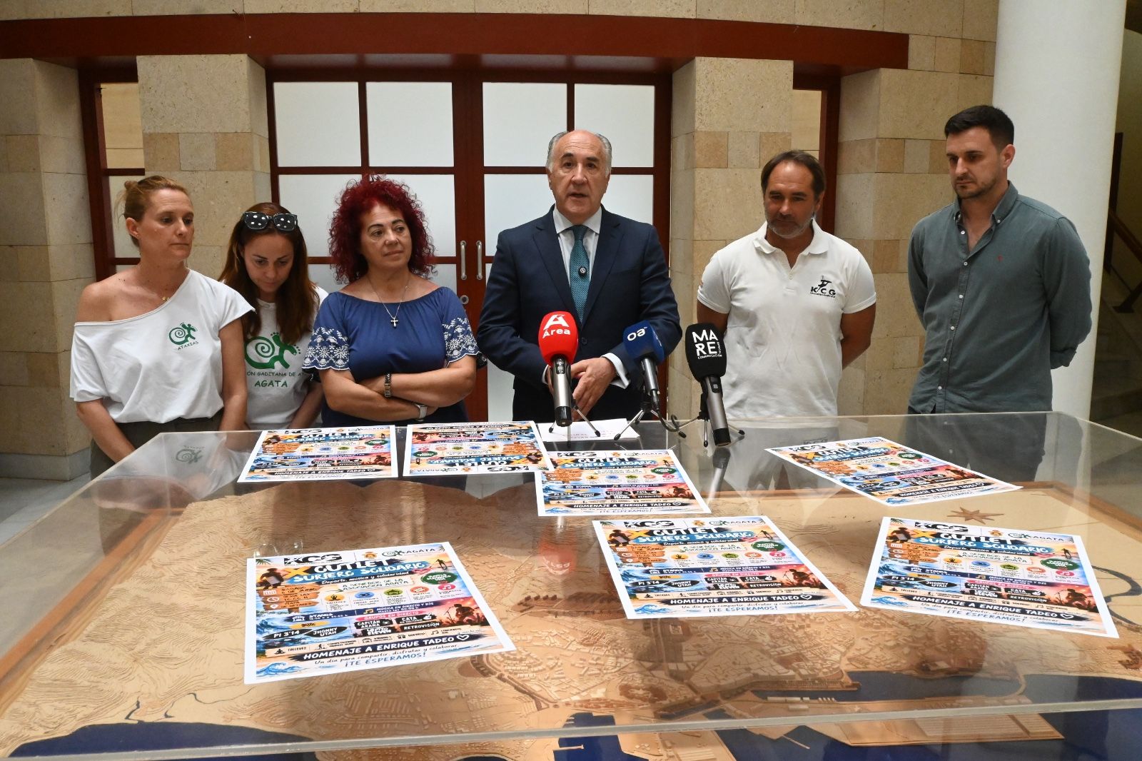 La playa de Getares vuelve a acoger este sábado 6 de junio una nueva edición del Outlet Surfero Solidario