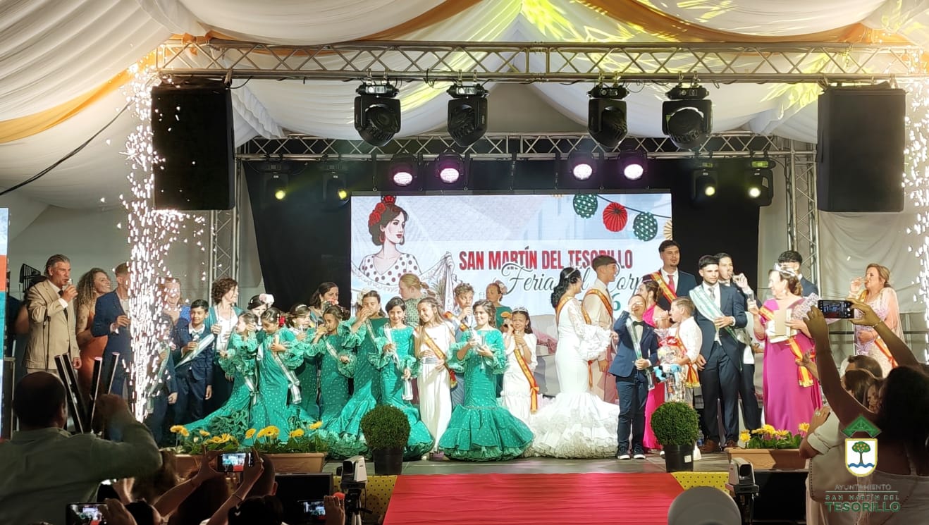 Una coronación llena de alegría abre la Feria de Tesorillo