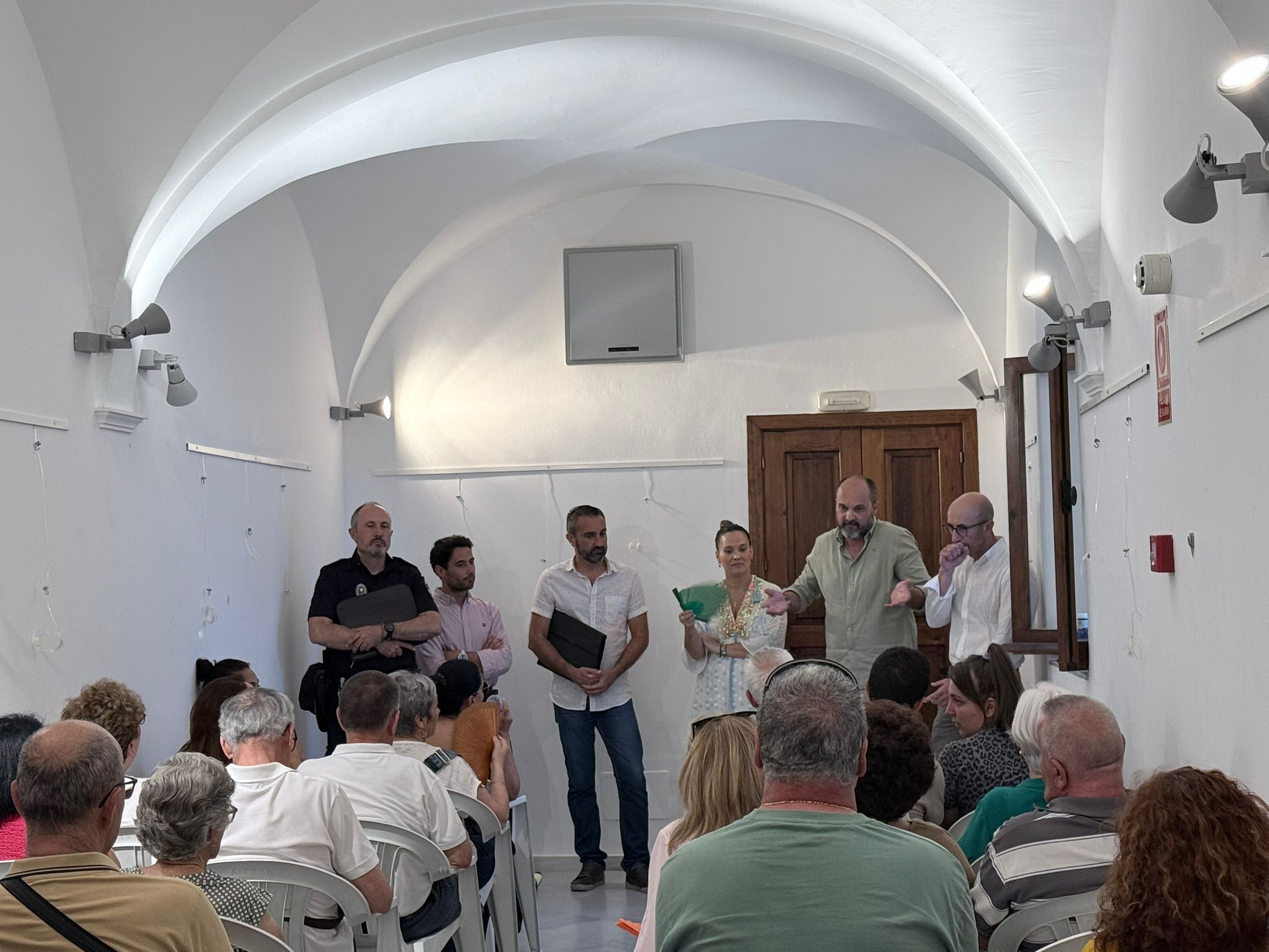 El Ayuntamiento de Los Barrios presenta a los vecinos de La Viñuela el proyecto de mejora de la red de saneamiento de la barriada