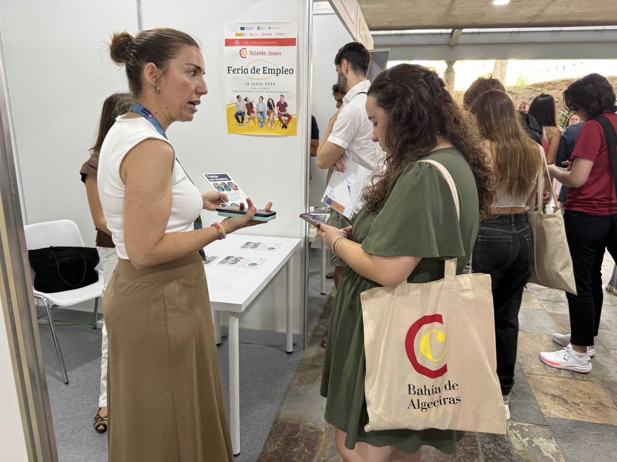 La Cámara de Comercio impulsa cerca de 200 oportunidades laborales en una jornada con gran afluencia. Foto: A.C./8Directo